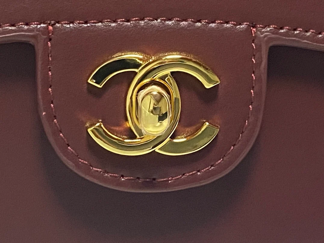 Chanel AS6424 Mini Flap in Burgundy Shiny Calfskin