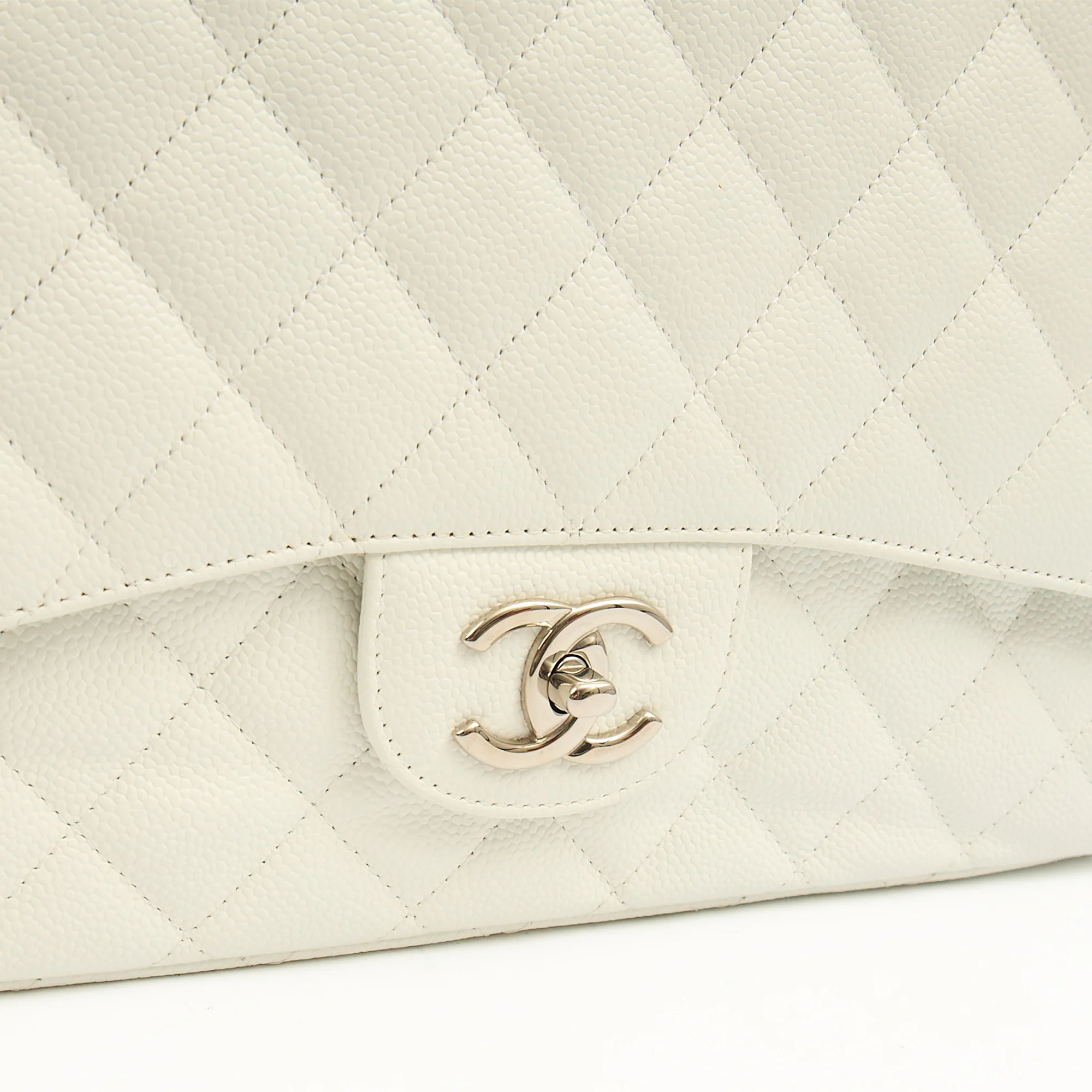 Picture of Chanel Shoulder Bag Classic - Maxi in White, Caviar Leather
