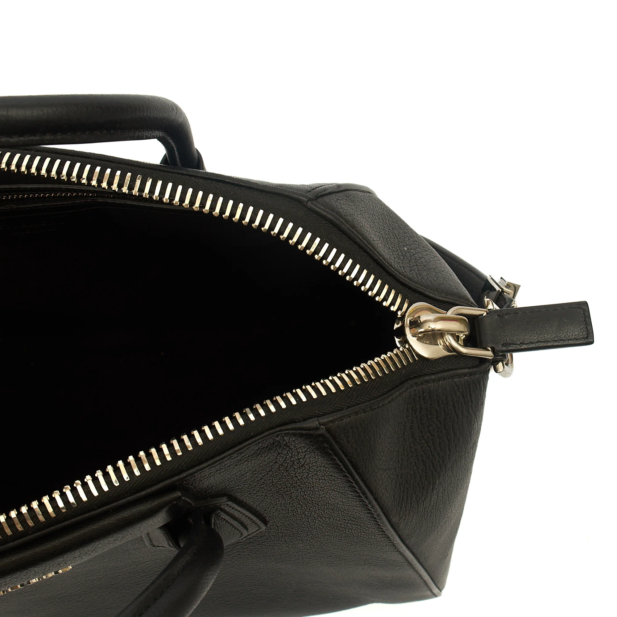 Picture of Givenchy Tote Antigona - Small in Black, Box Calfskin