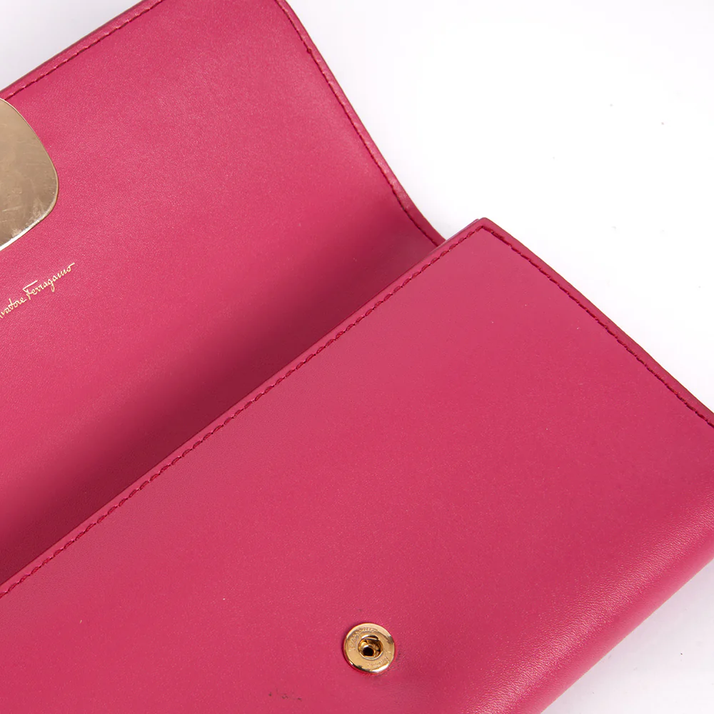 Picture of Salvatore Ferragamo Vara Bow Wallet in Pink, Leather