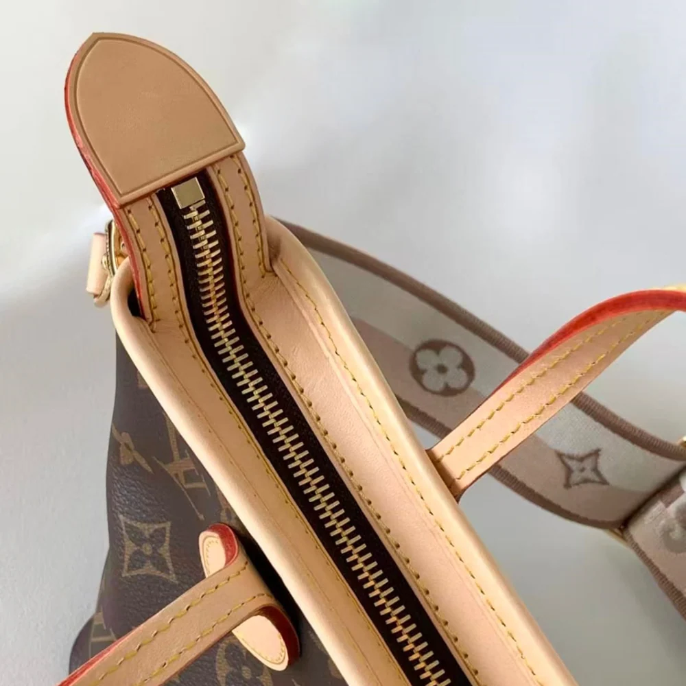 Louis Vuitton Neverfull BB M46705