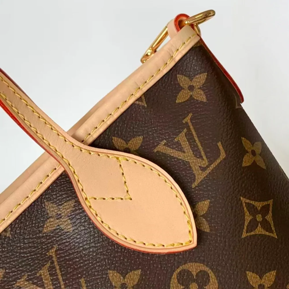 Louis Vuitton Neverfull BB M46705