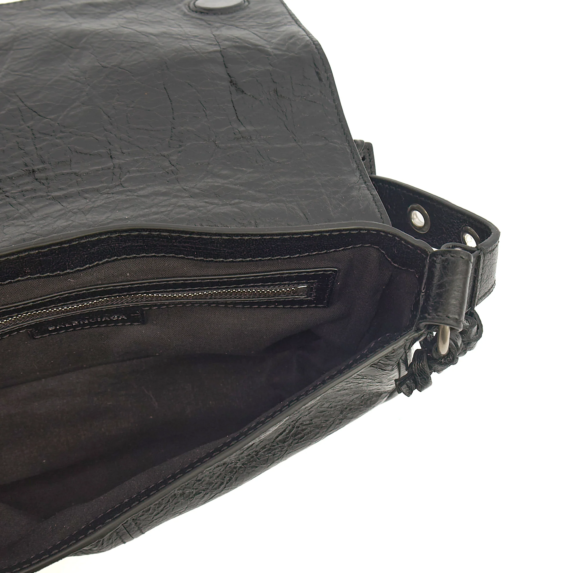 Picture of Balenciaga Cross Body Le Cagole S in Black, Veau (Calfskin)