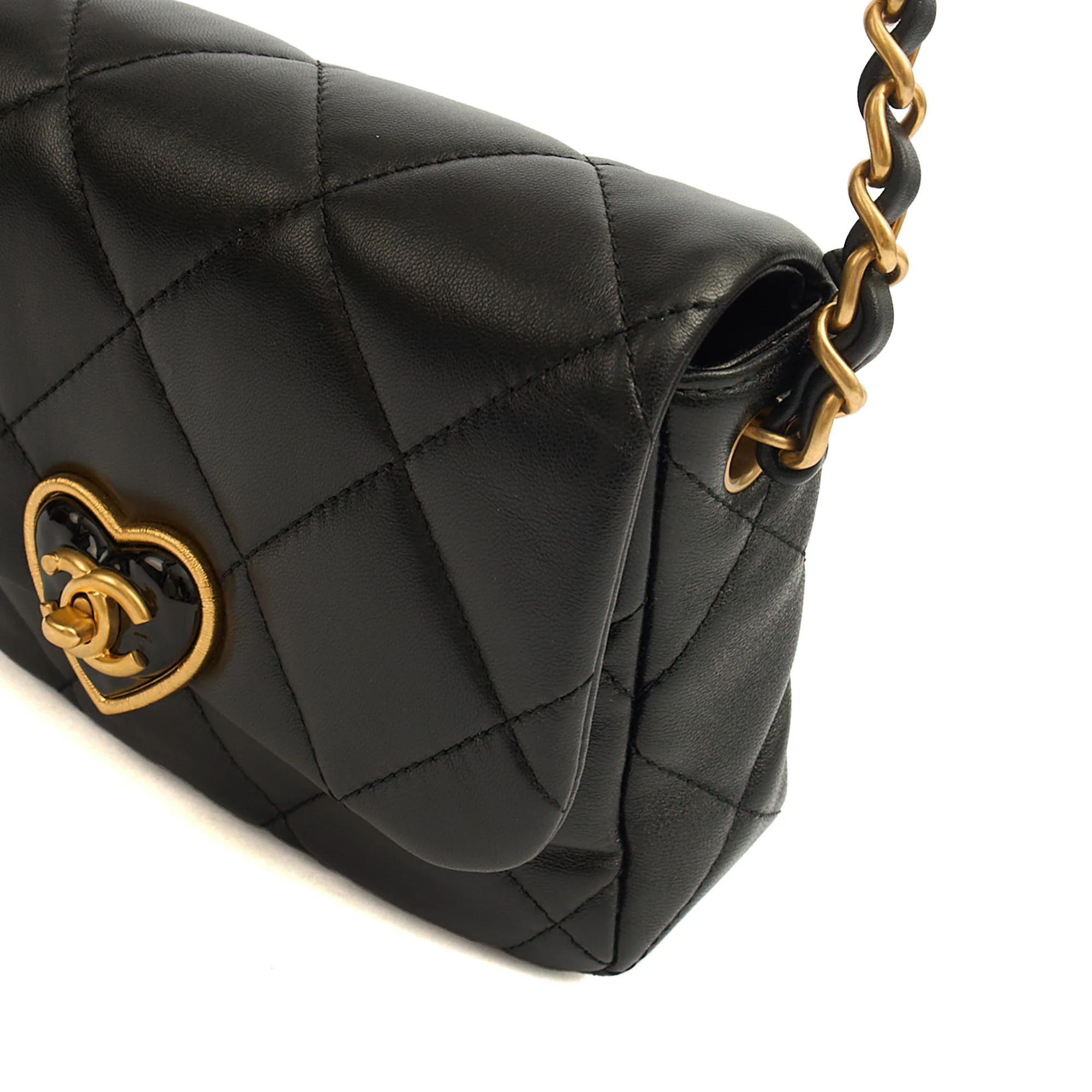 Picture of Chanel Cross Body Round Crossbody in Black, Lambskin Leather
