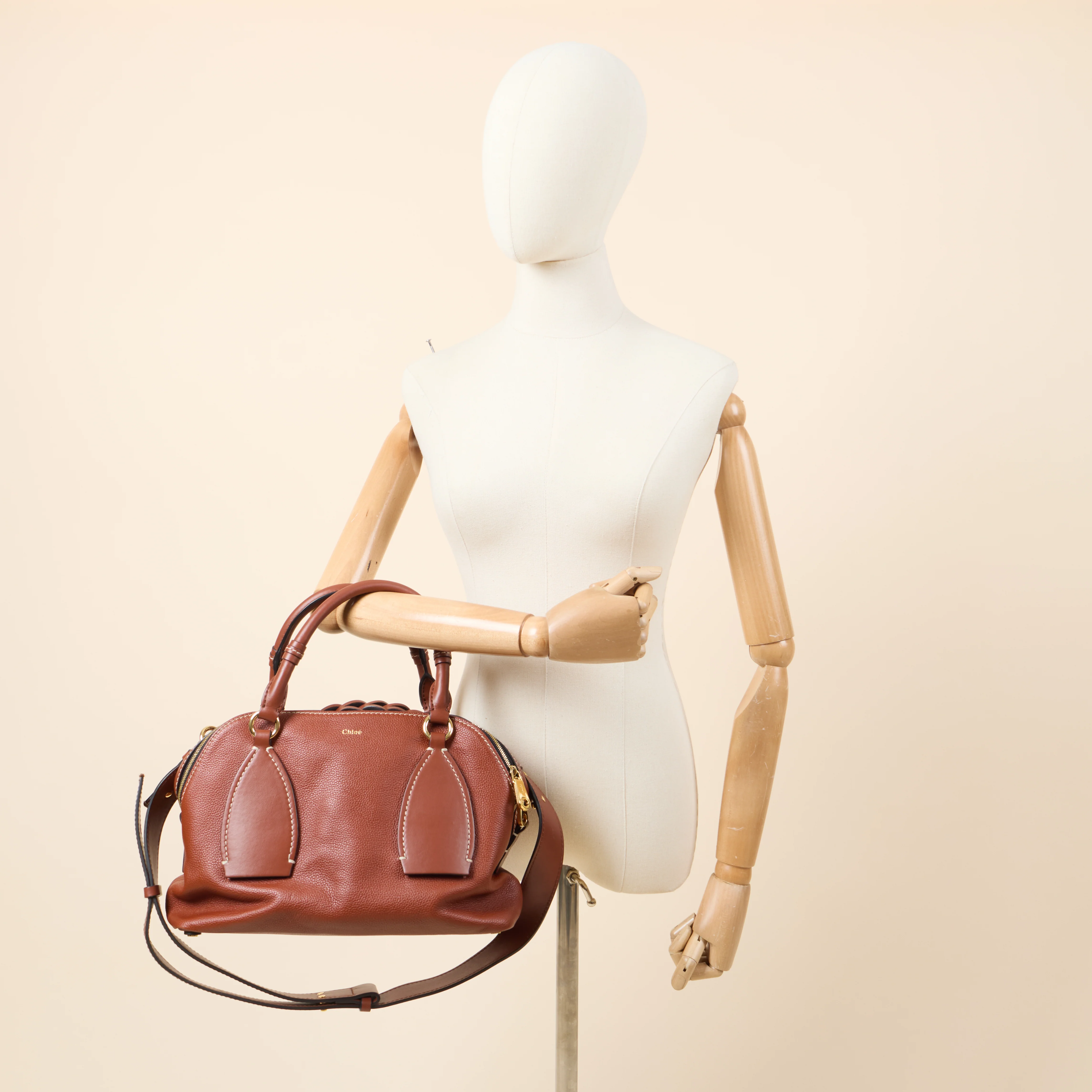 Picture of Chloe Tote Daria - Medium in Brown, Leather