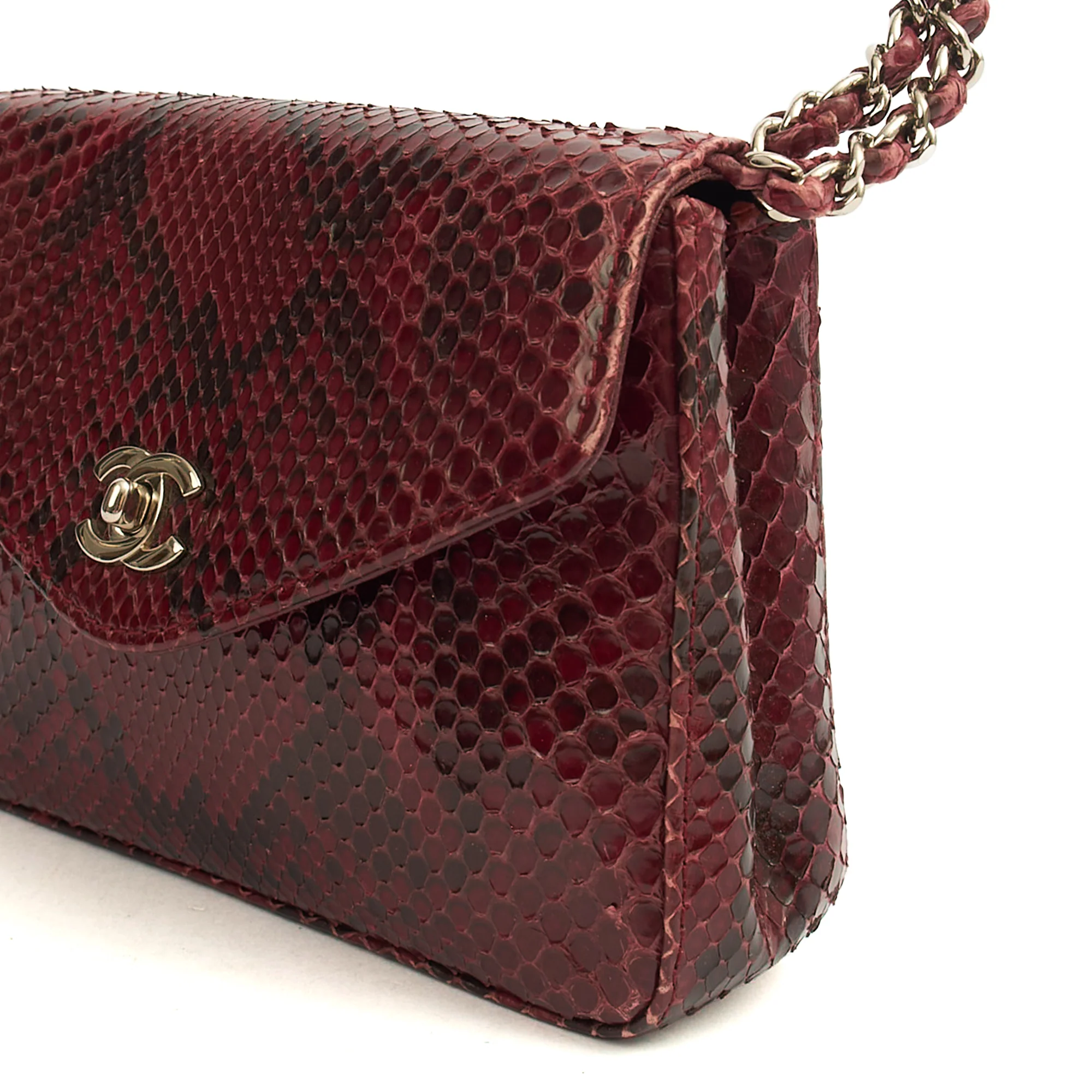 Picture of Chanel Clutch Clutch in Red, Python Leather