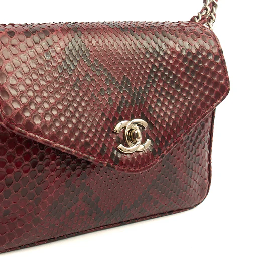 Picture of Chanel Clutch Clutch in Red, Python Leather