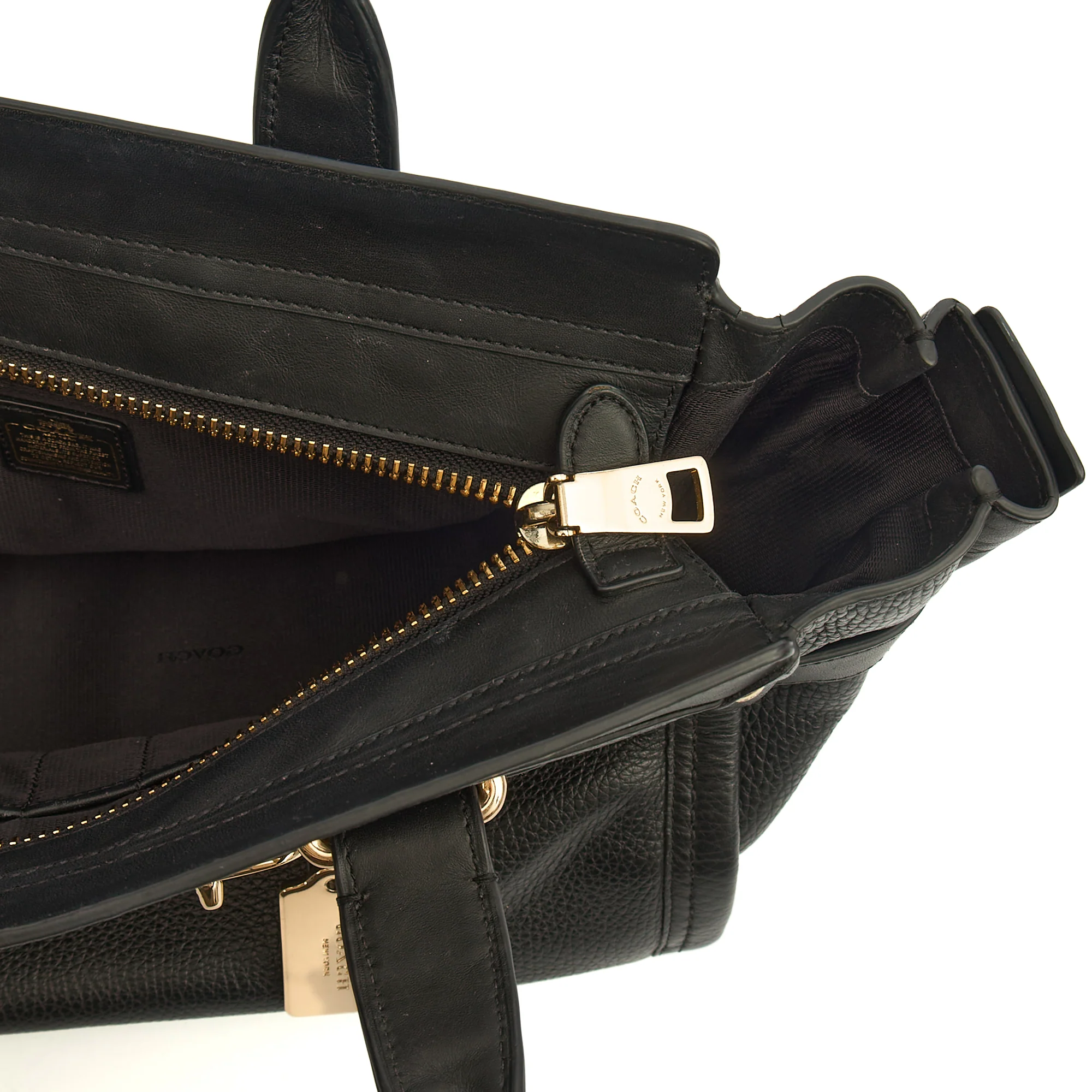 Picture of Coach Tote Swagger in Black, Leather