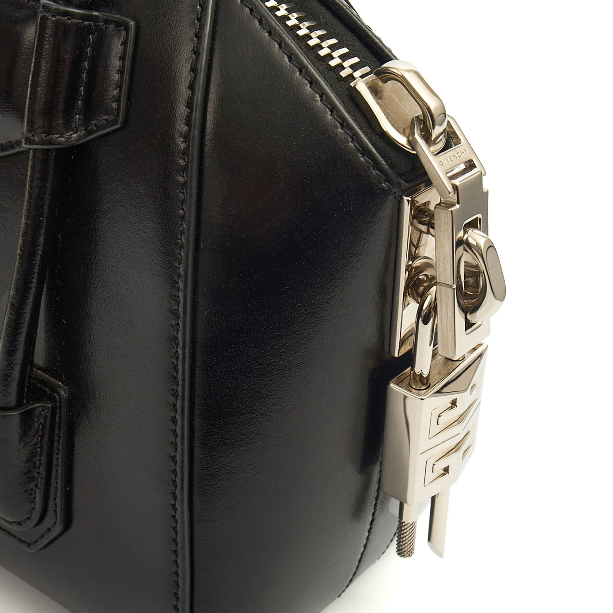 Picture of Givenchy Tote Antigona - Small in Black, Box Calfskin