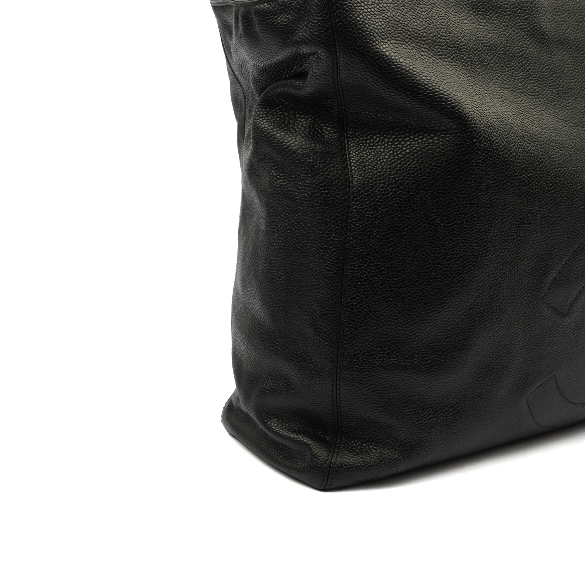 Picture of Chanel Tote Tote in Black, Caviar Leather