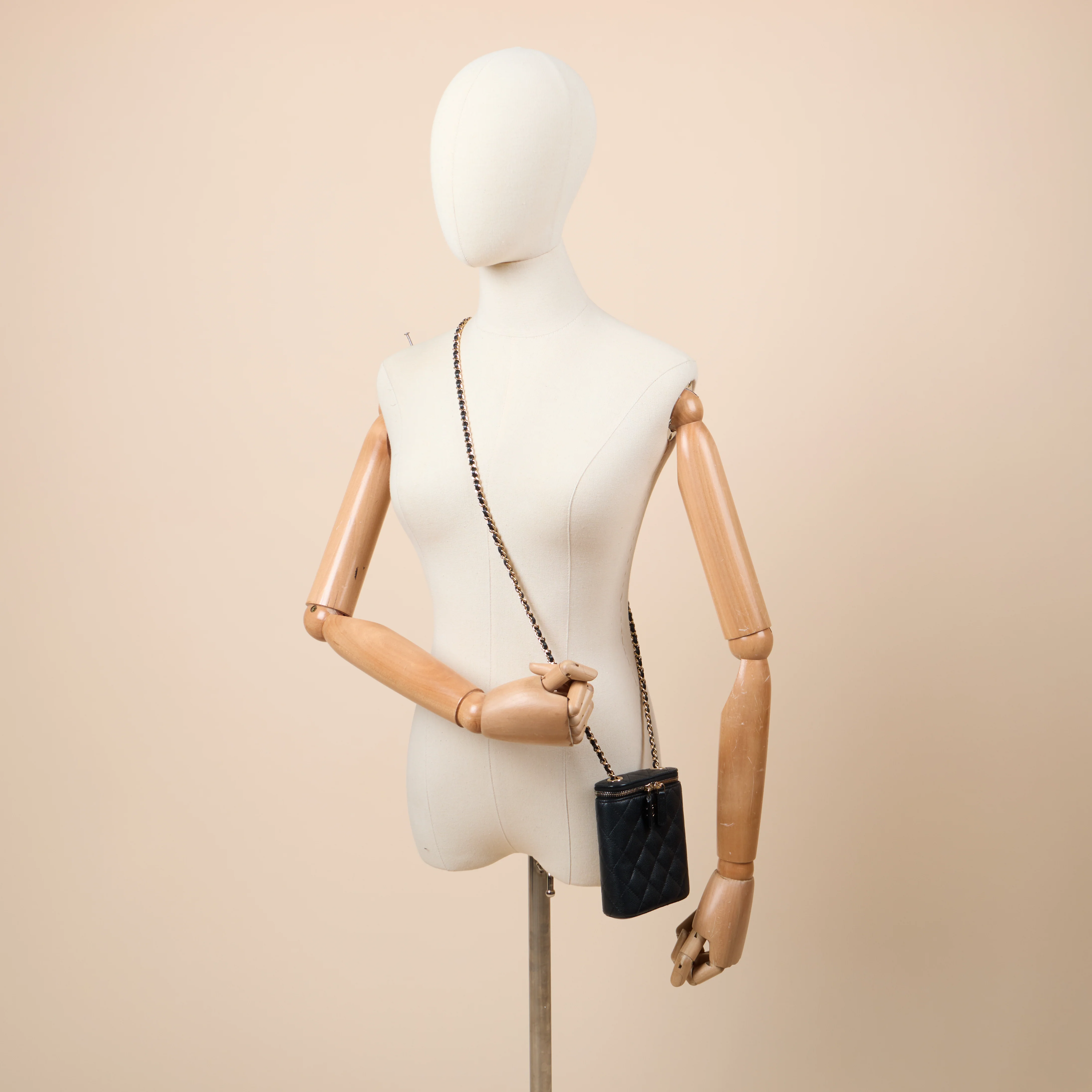 Picture of Chanel Cross Body Vanity Case - Mini in Black, Caviar Leather