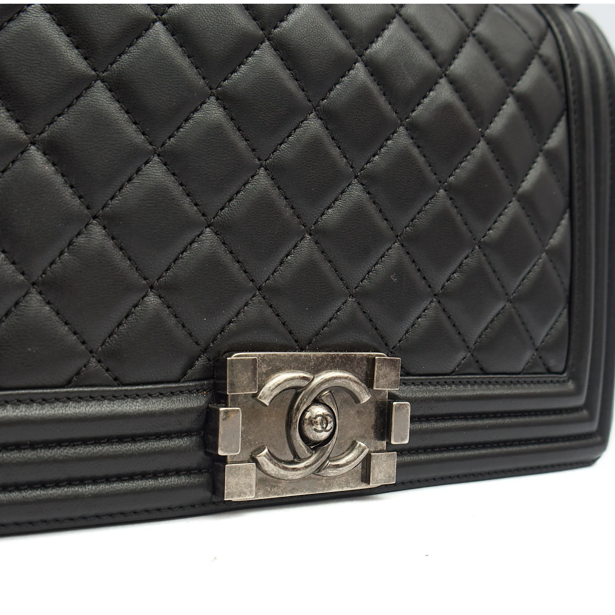Picture of Chanel Shoulder Bag Boy - Medium in Black, Lambskin Leather