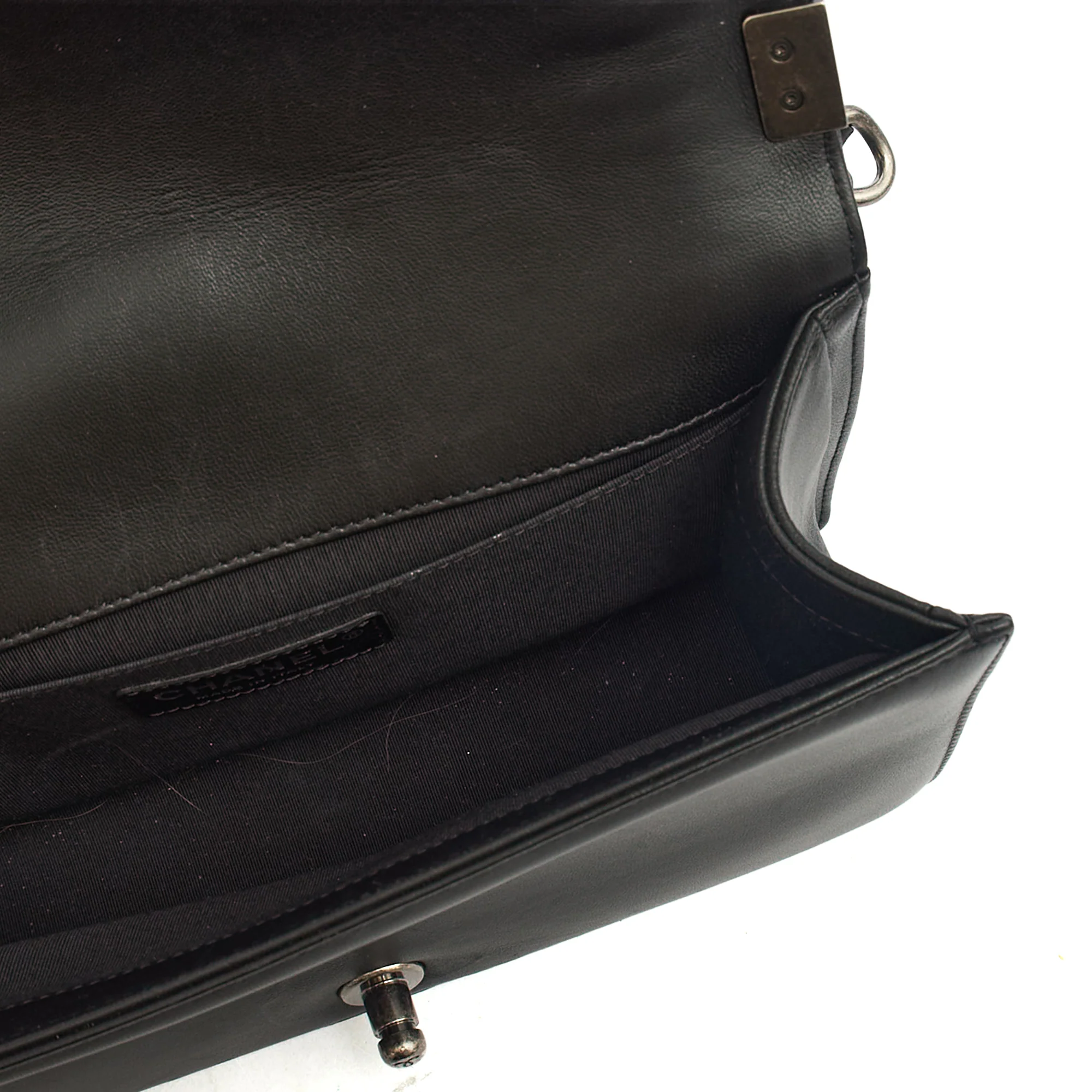 Picture of Chanel Shoulder Bag Boy - Medium in Black, Lambskin Leather