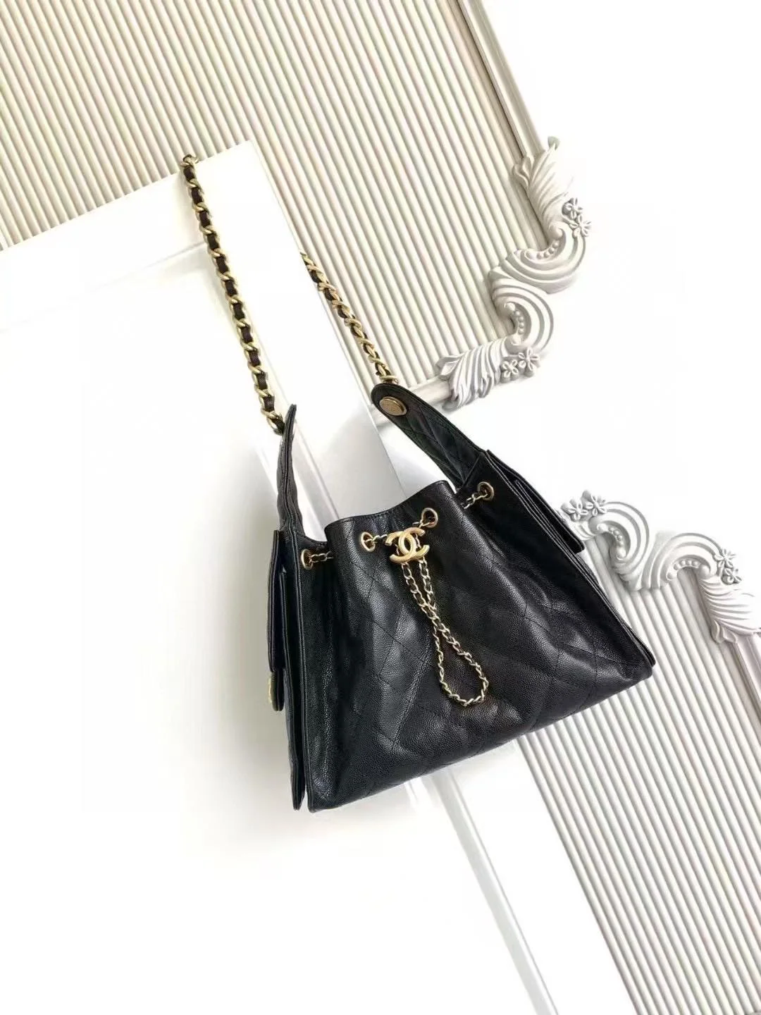 Chanel 25 Small Hobo in Black Calfskin