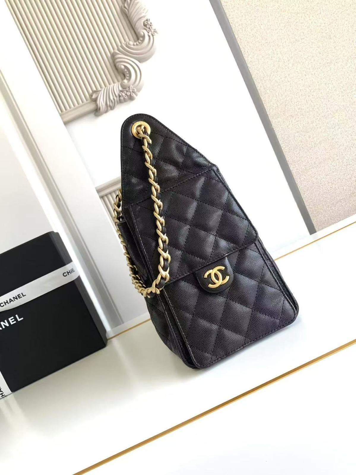 Chanel 25 Small Hobo in Black Calfskin