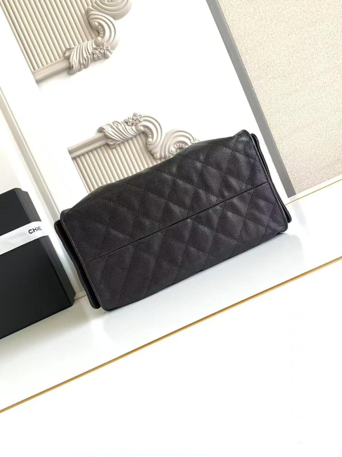 Chanel 25 Small Hobo in Black Calfskin