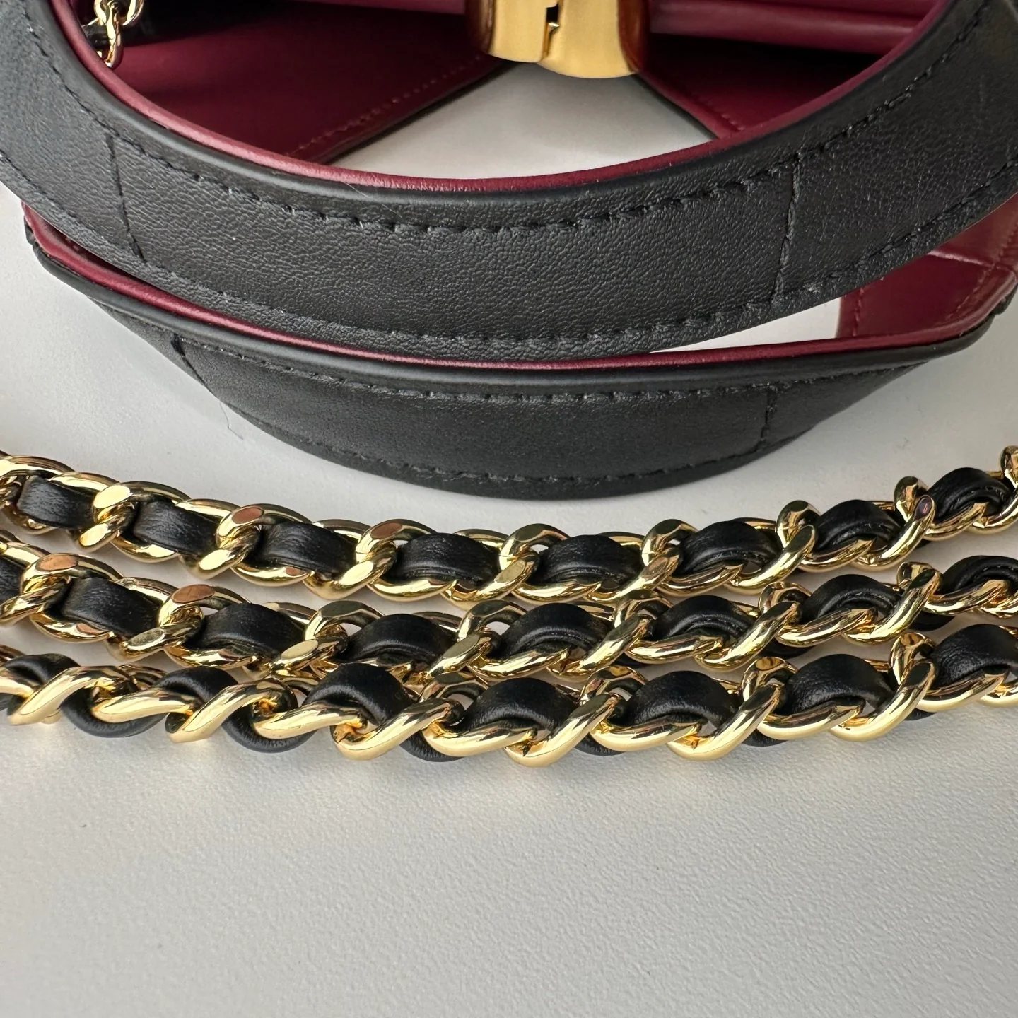 Chanel AS6390 Métiers d'Art Shopping Bag in Black