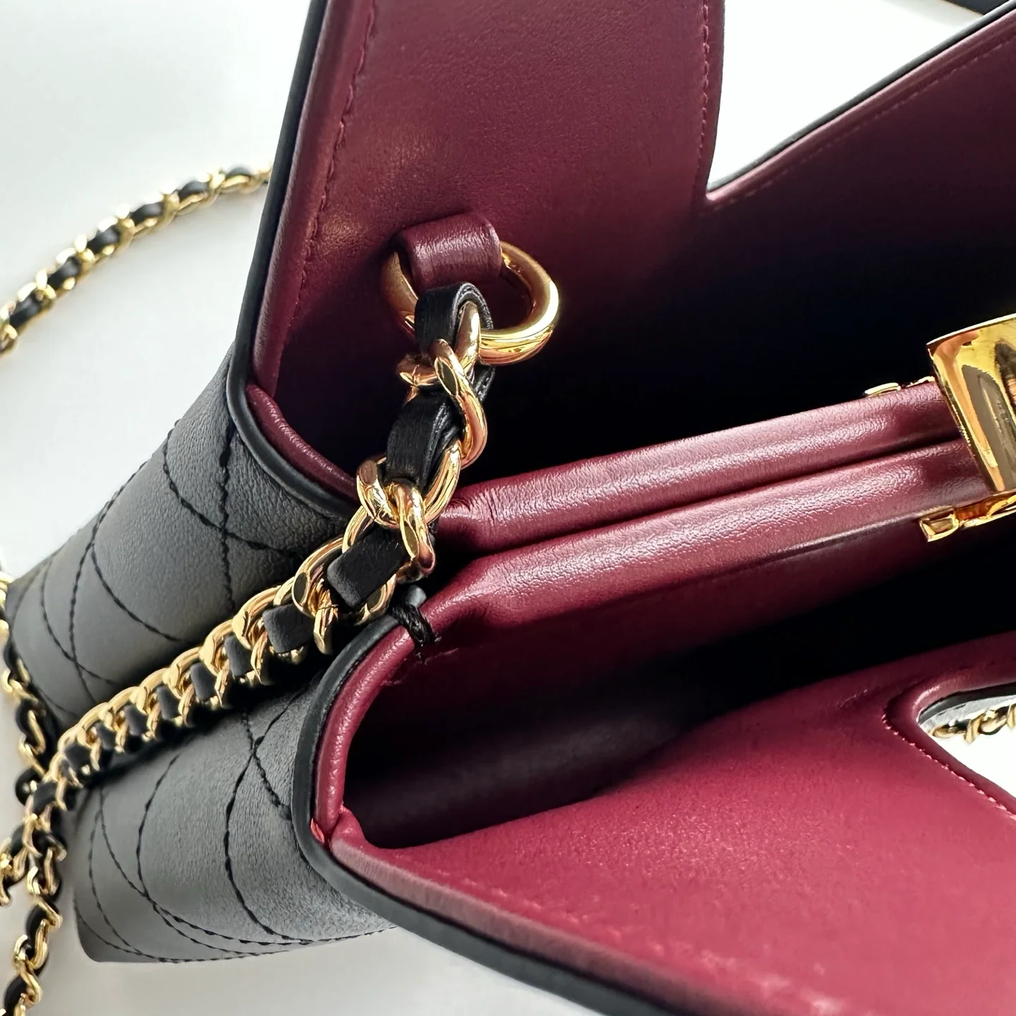 Chanel AS6390 Métiers d'Art Shopping Bag in Black