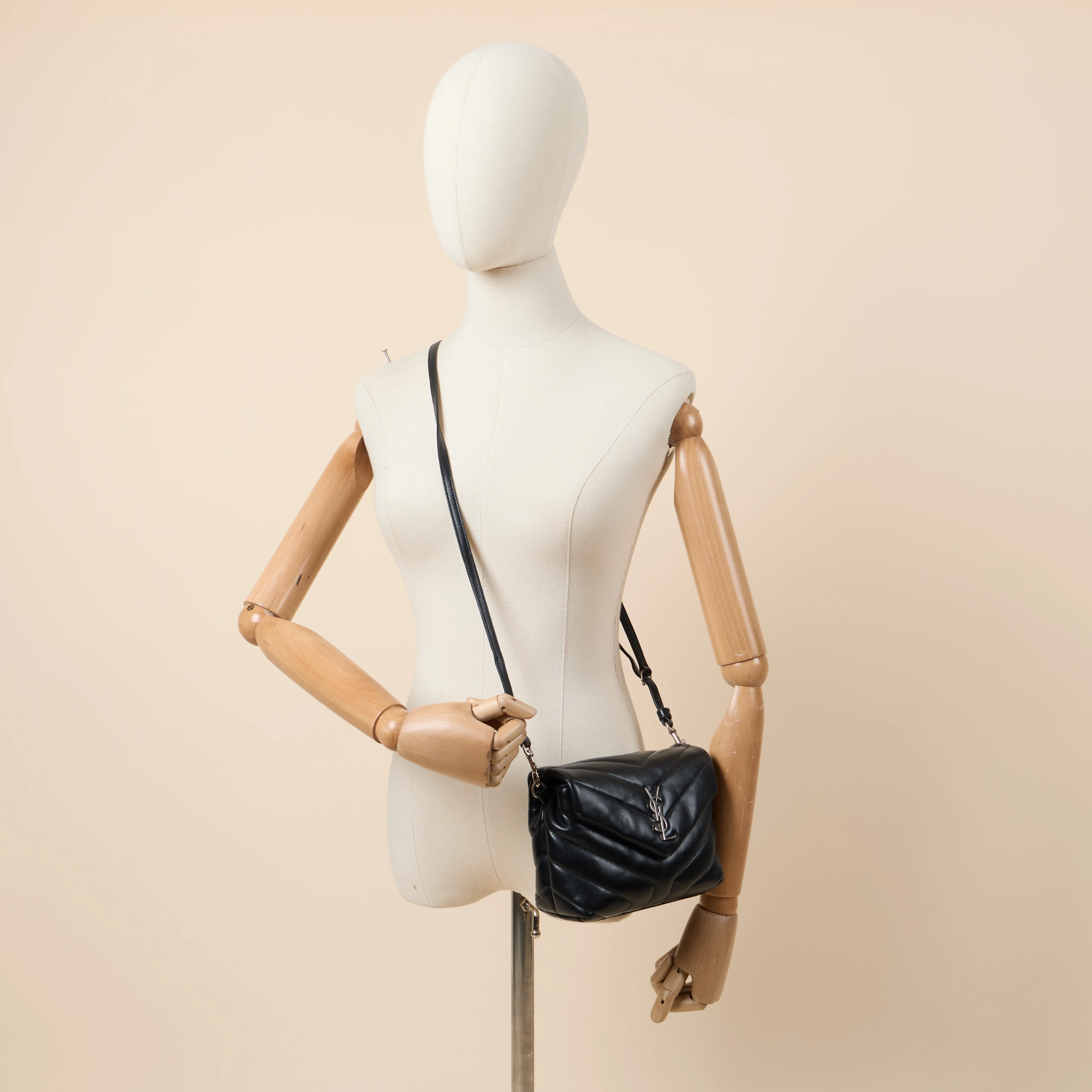 Saint Laurent Cross Body LouLou - Toy in Black, Leather