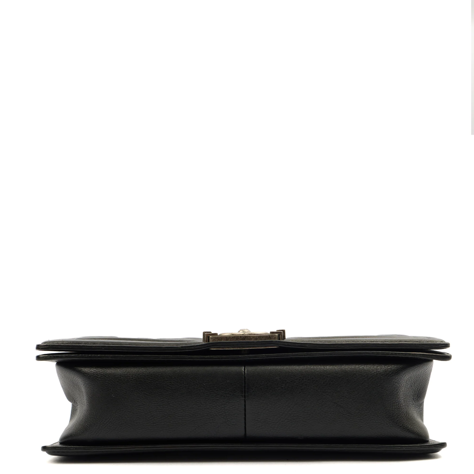 Picture of Chanel Shoulder Bag Boy - New Medium in Black, Calfskin Leather