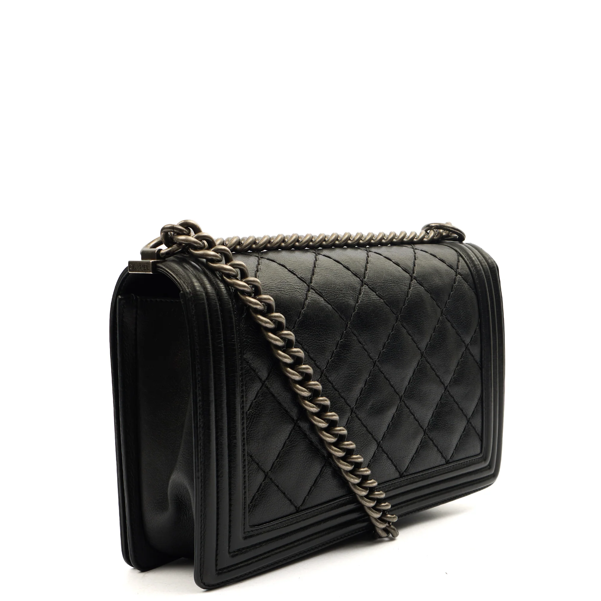 Picture of Chanel Shoulder Bag Boy - New Medium in Black, Calfskin Leather