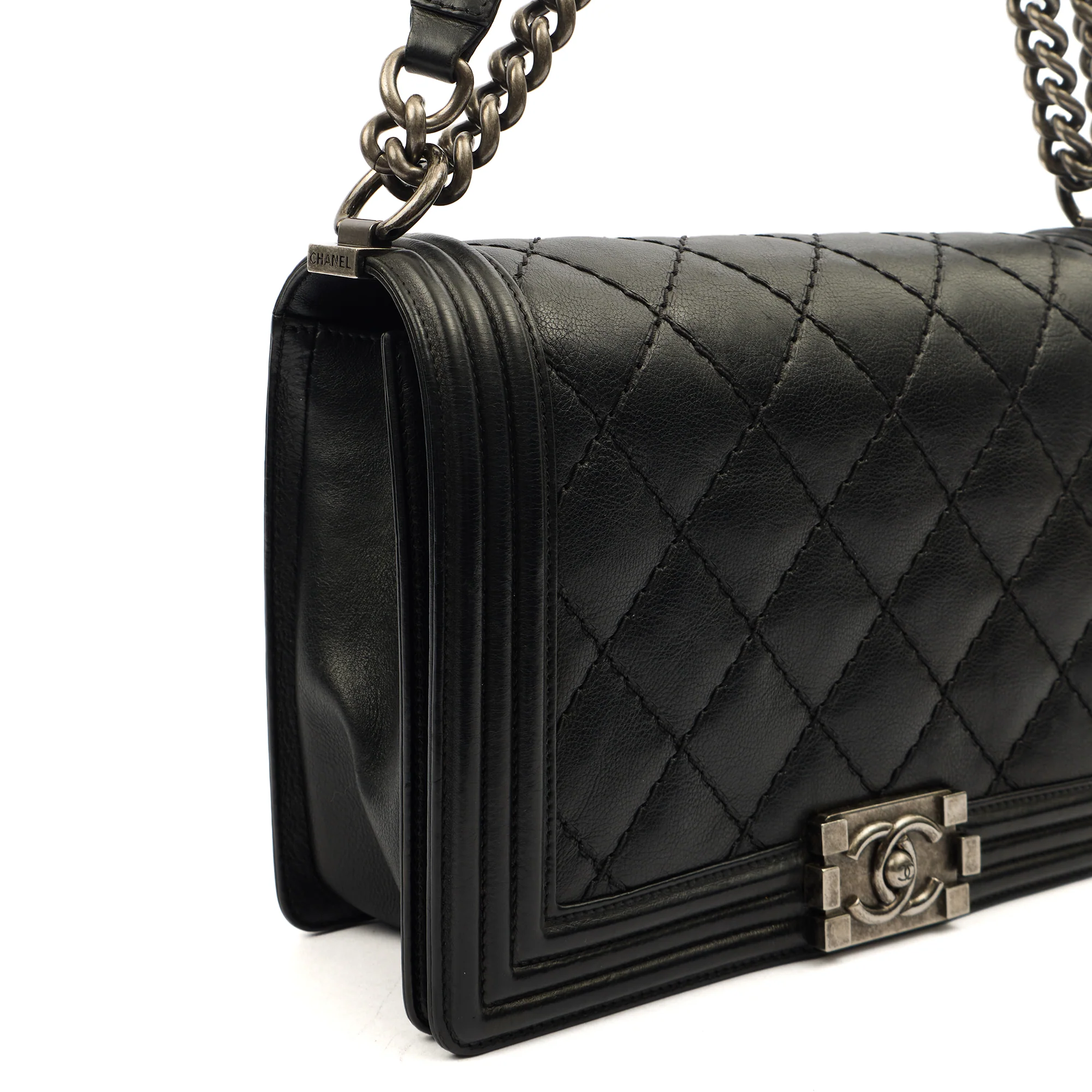 Picture of Chanel Shoulder Bag Boy - New Medium in Black, Calfskin Leather