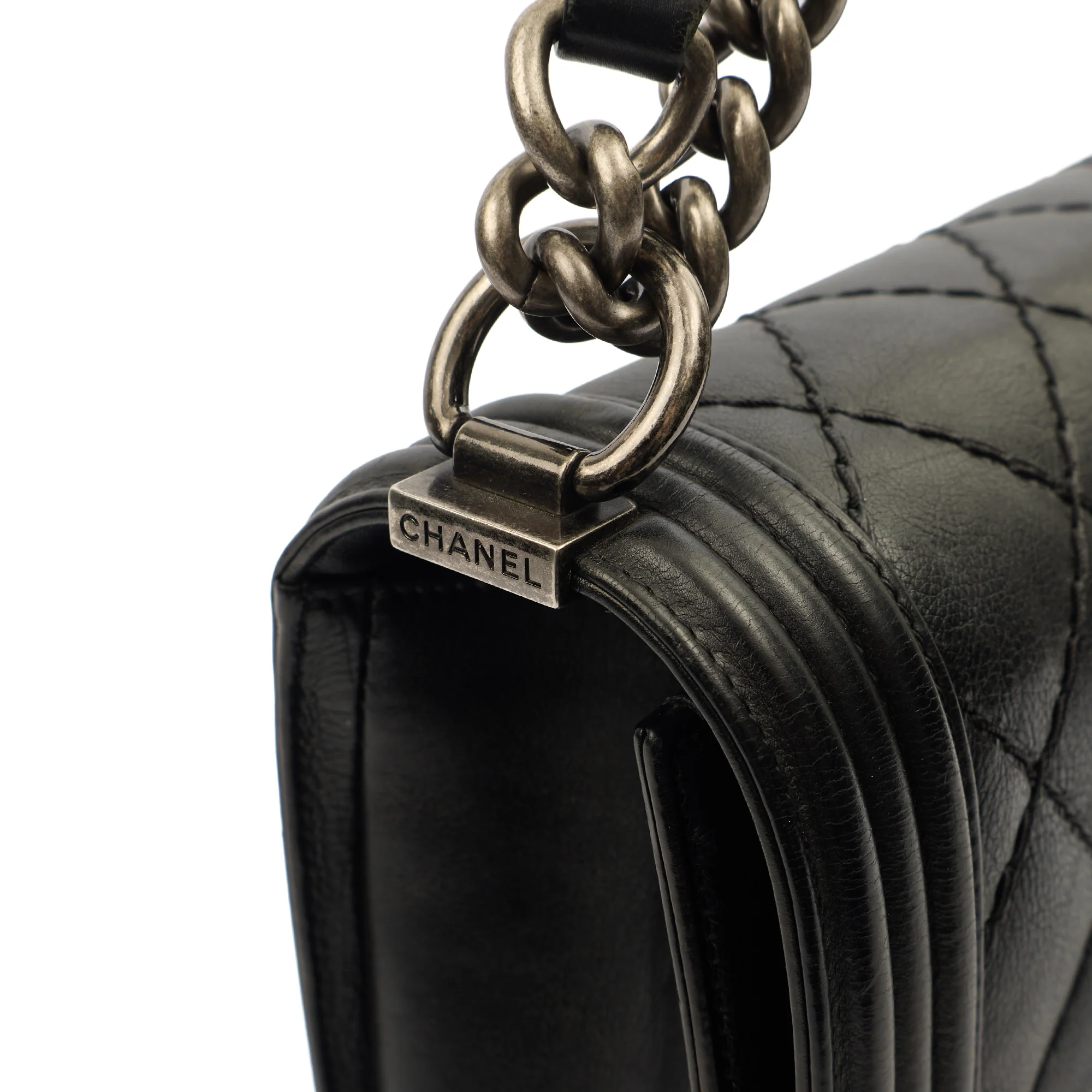 Picture of Chanel Shoulder Bag Boy - New Medium in Black, Calfskin Leather