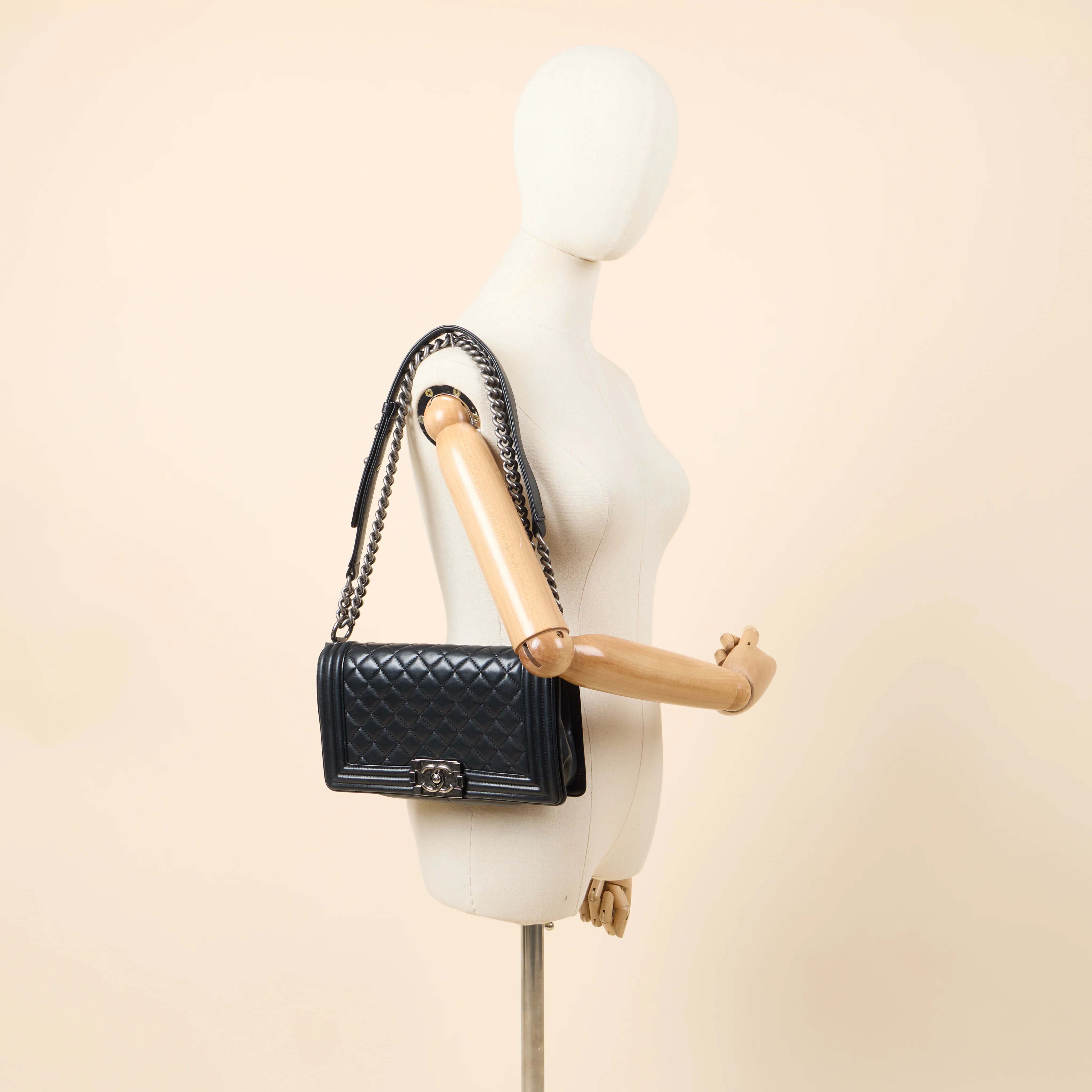 Picture of Chanel Shoulder Bag Boy - Medium in Black, Calfskin Leather