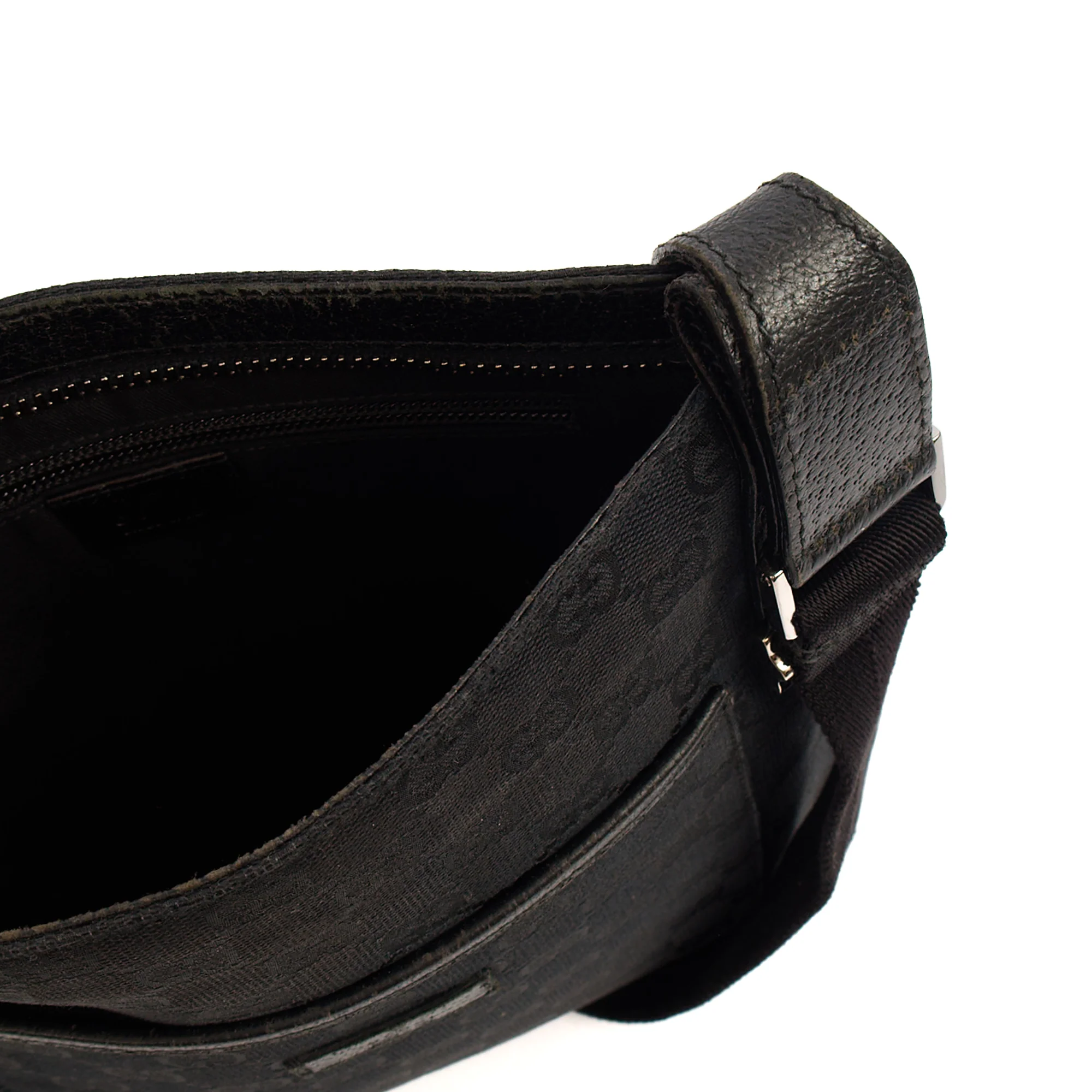 Picture of Gucci Cross Body Messenger in Black, Fabric