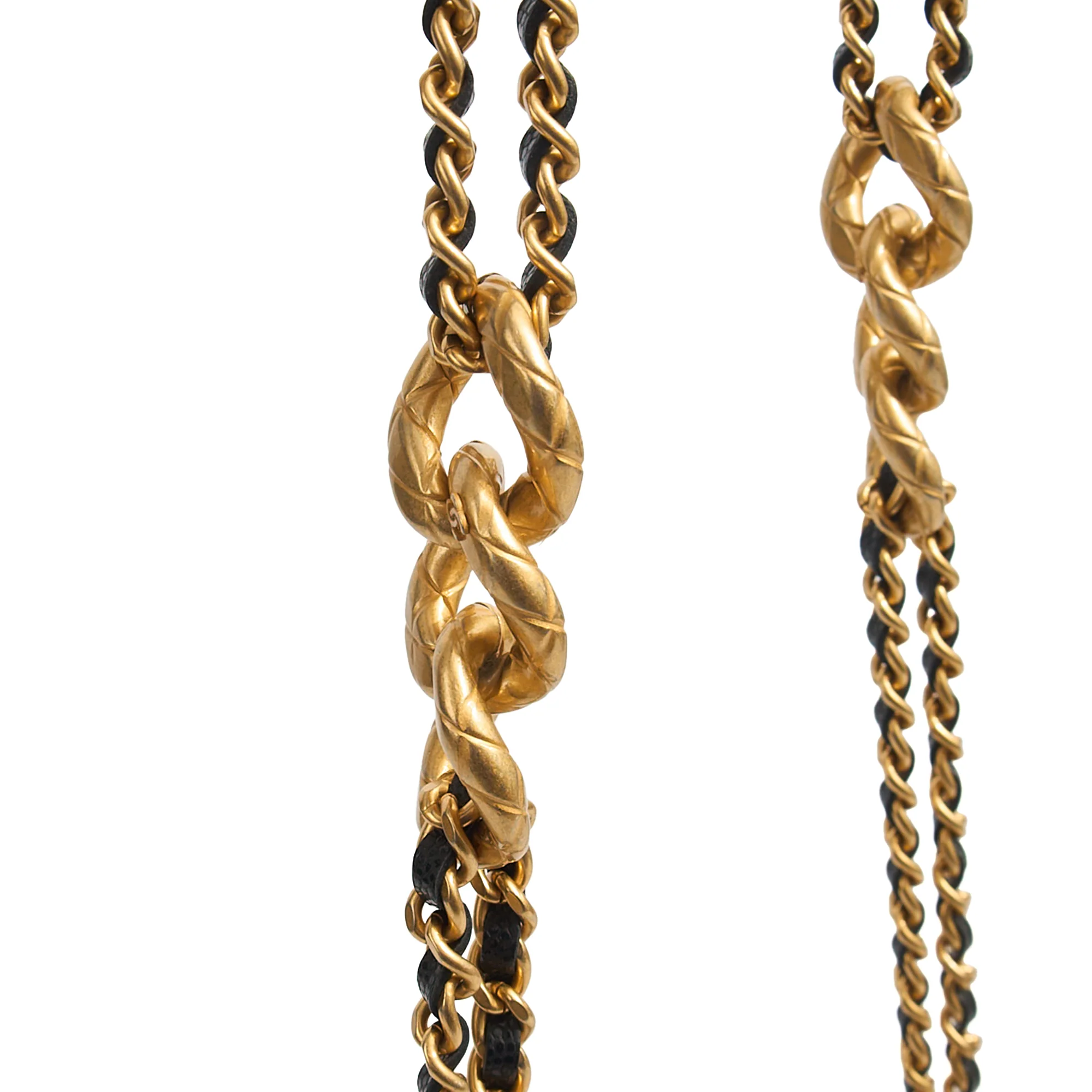 Picture of Chanel Cross Body Wallet on Chain in Black, Caviar Leather