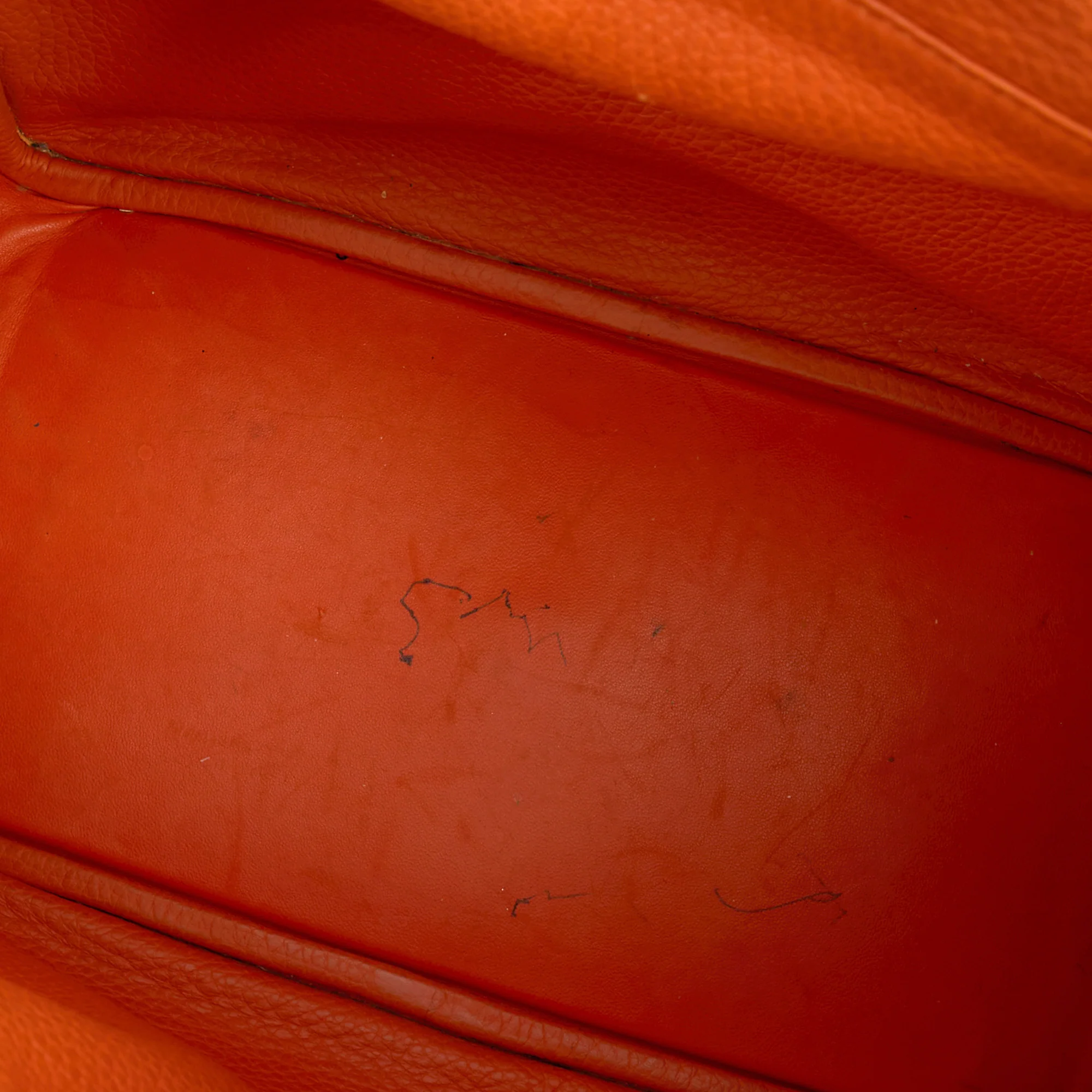 Picture of Hermes Tote Lindy 30 in Classic Orange, Togo Leather