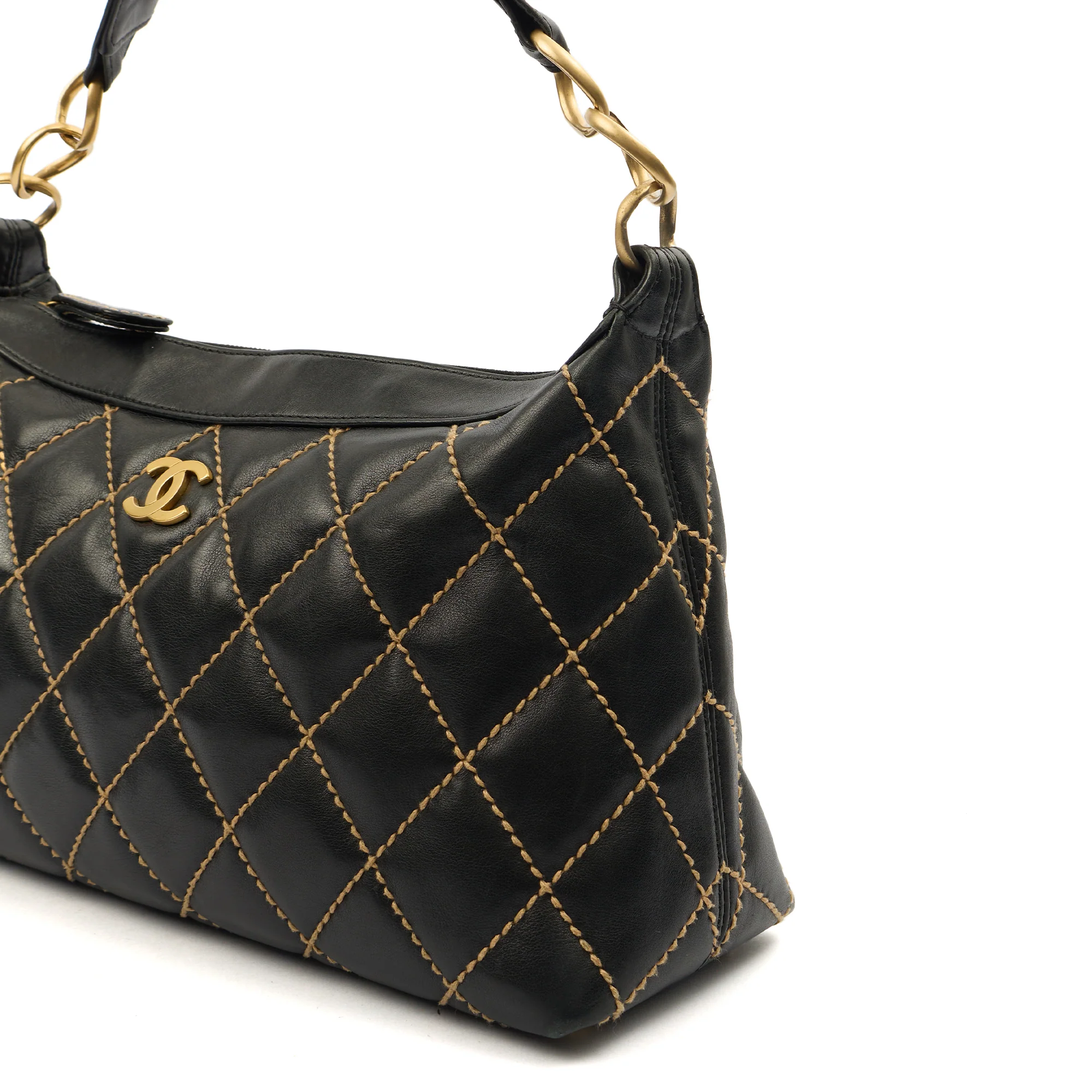 Picture of Chanel Shoulder Bag Shoulder Bag in Black, Lambskin Leather