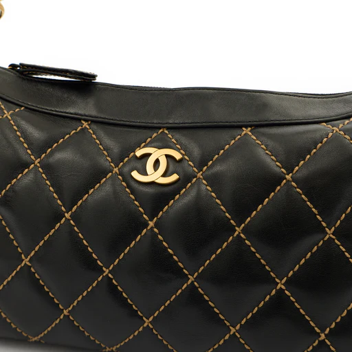Picture of Chanel Shoulder Bag Shoulder Bag in Black, Lambskin Leather