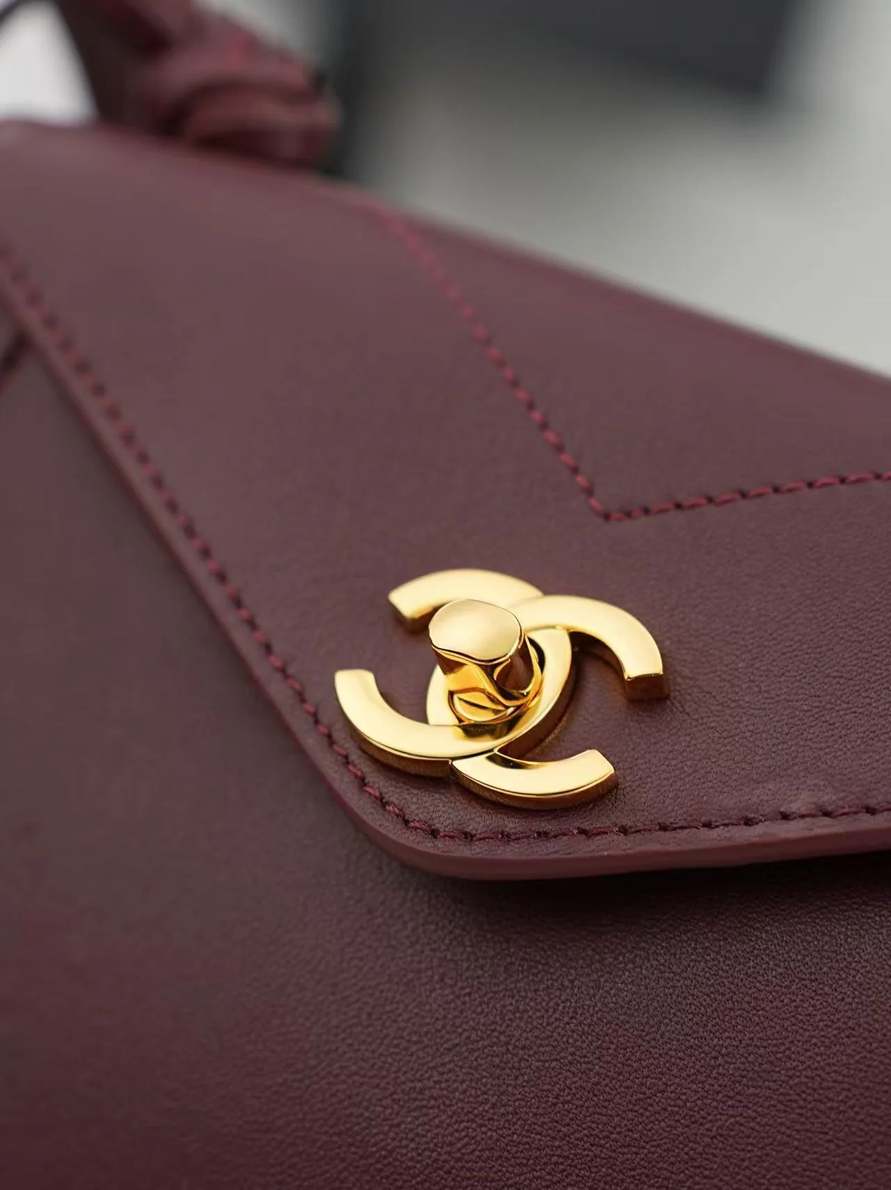 Chanel 26A Knotty Envelope Bag 6223 in Burgundy