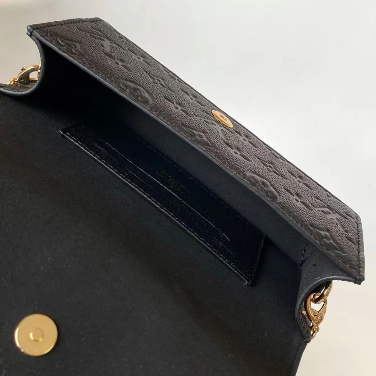 Louis Vuitton Lily Wallet on Chain in black