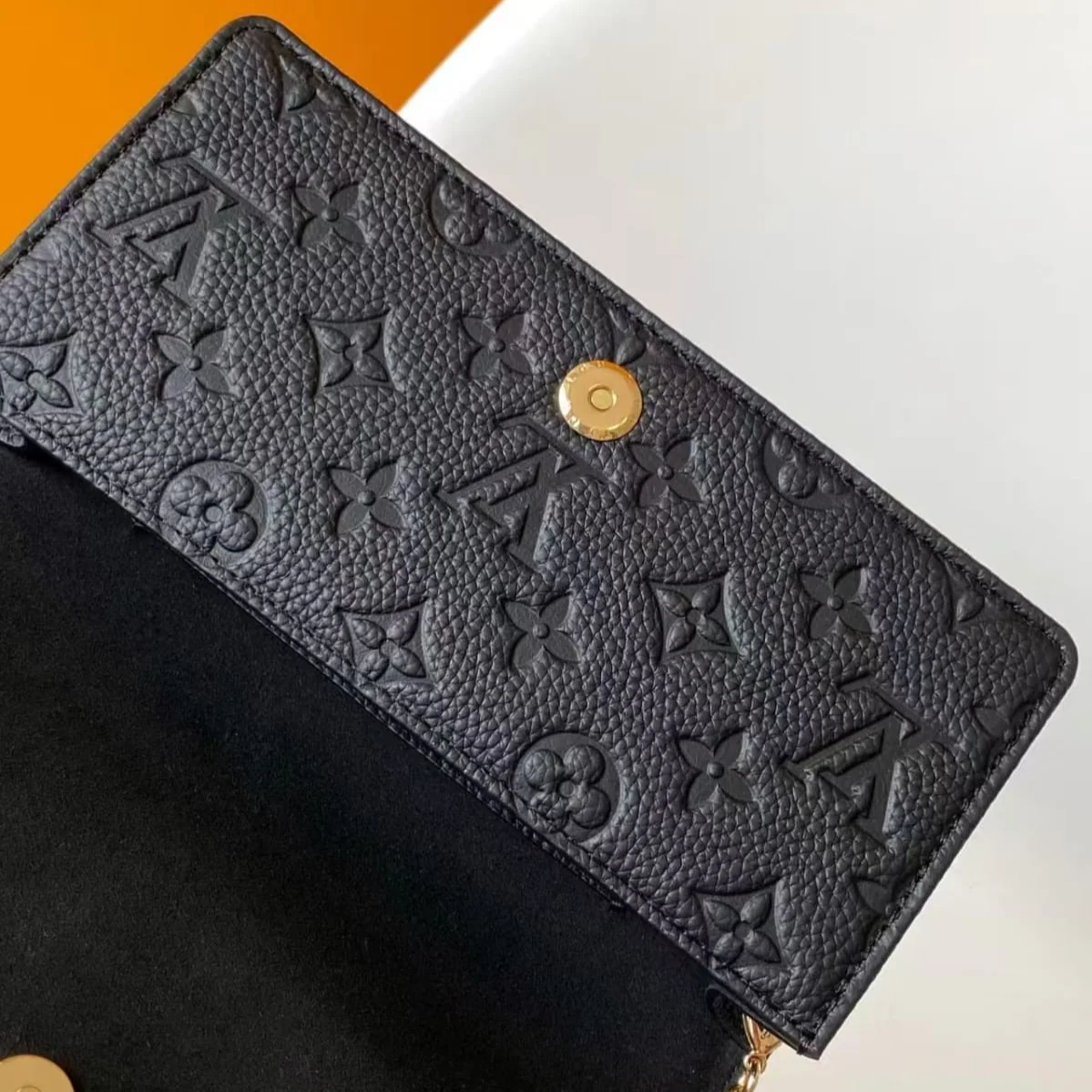 Louis Vuitton Lily Wallet on Chain in black