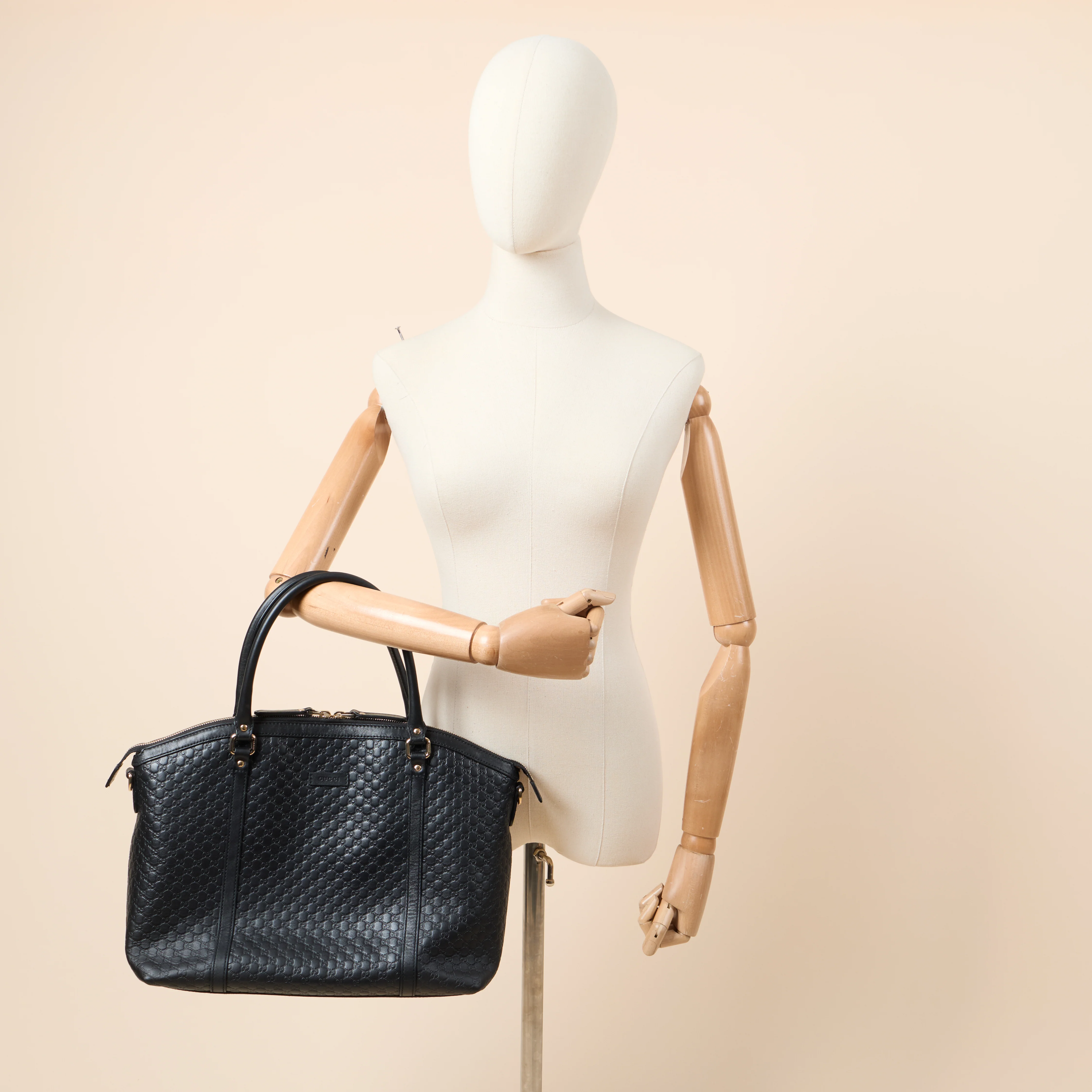 Gucci Cross Body Guccisima Tote in Black, Guccissima