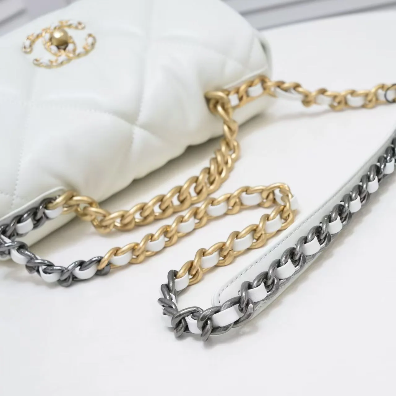 Chanel 19 Medium Bag in White Shiny Goatskin