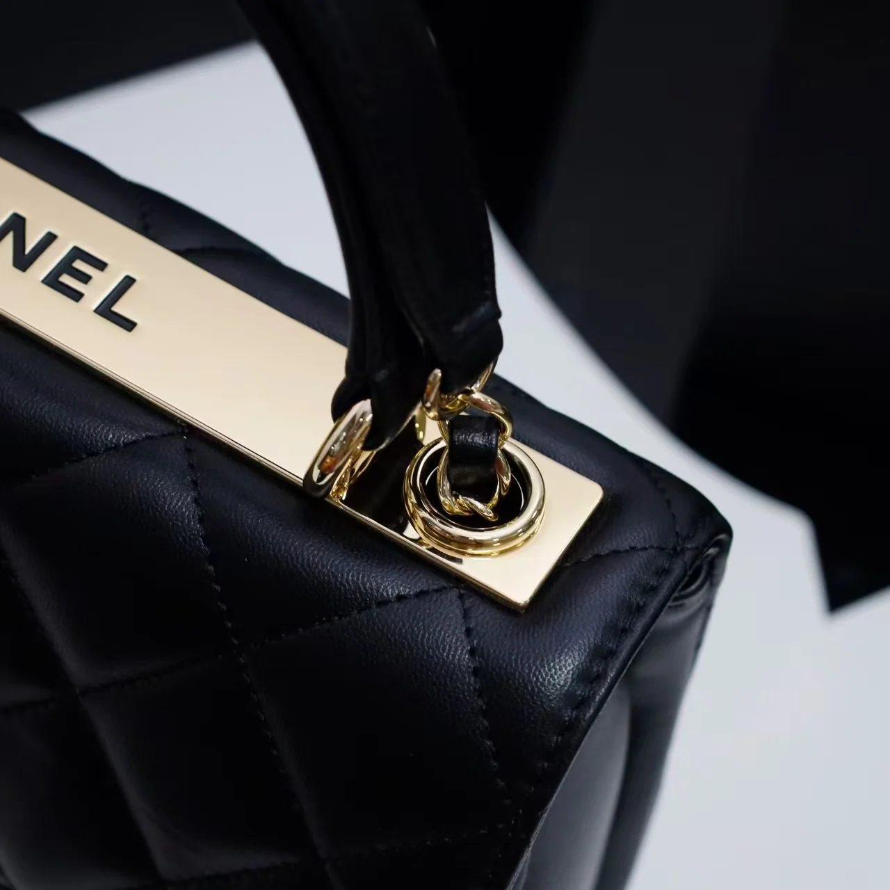 Chanel Trendy bag in black