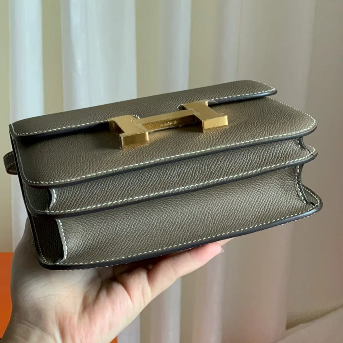 Hermès Constance 18 Grey Epsom leather bottom view