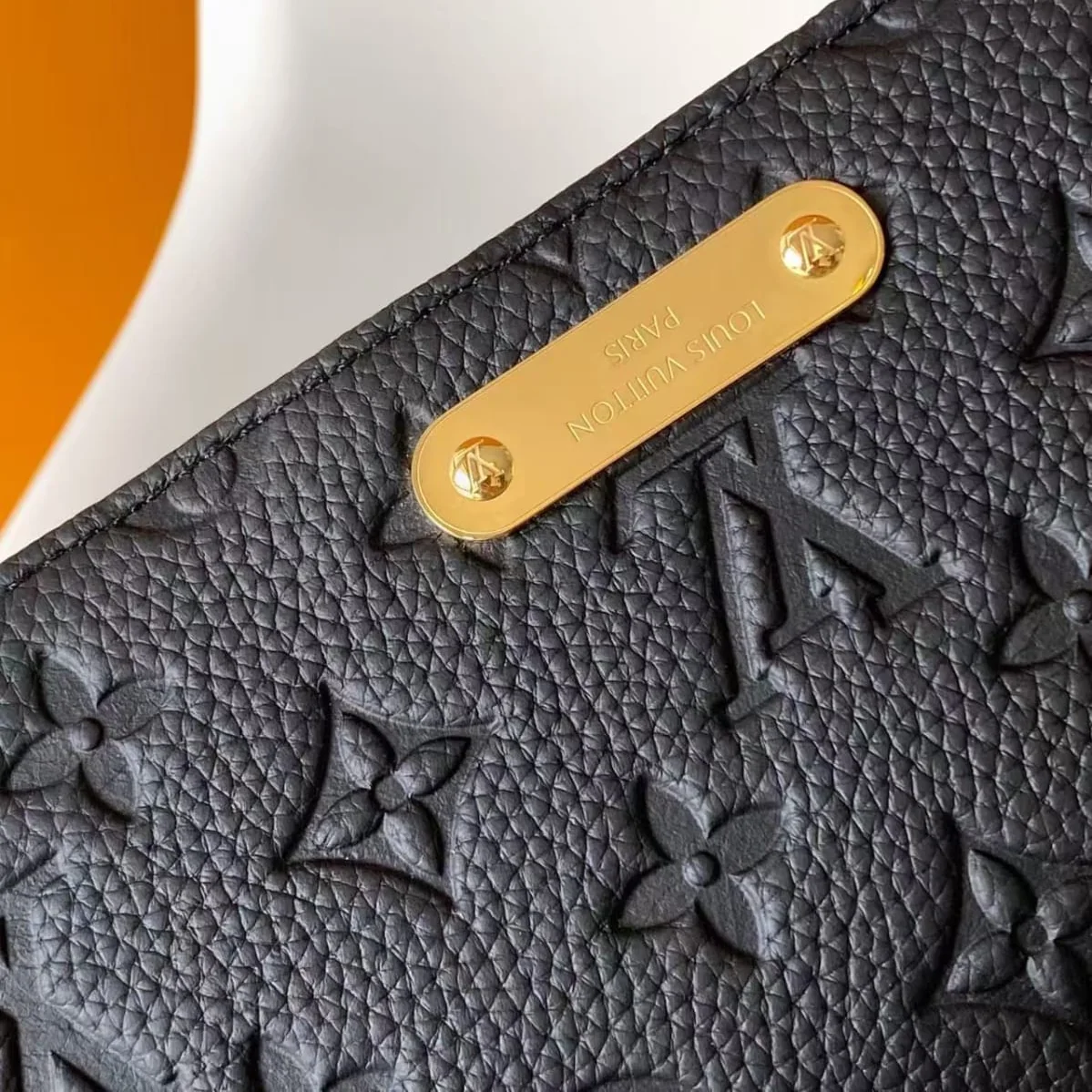 Louis Vuitton Lily Wallet on Chain in black