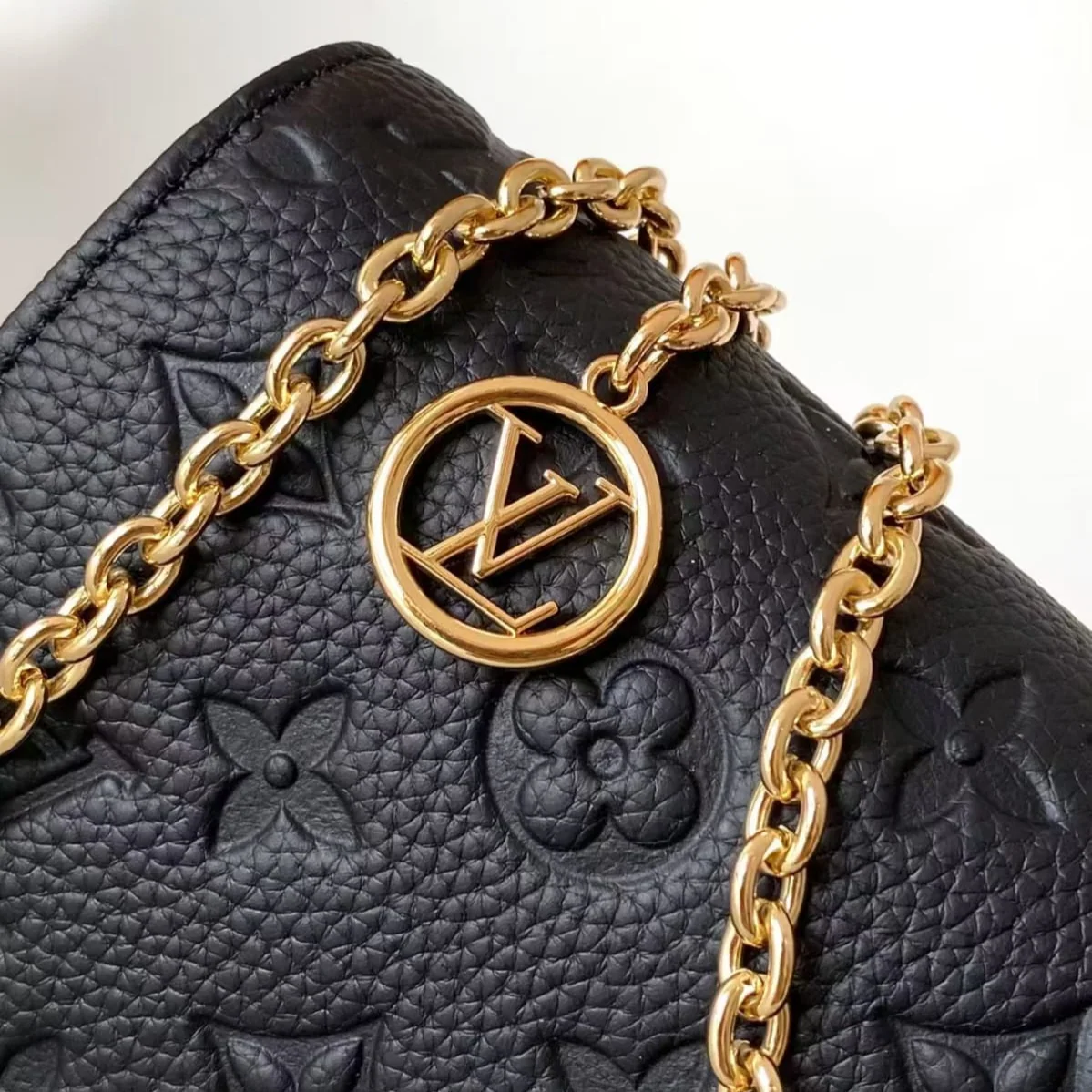 Louis Vuitton Lily Wallet on Chain in black