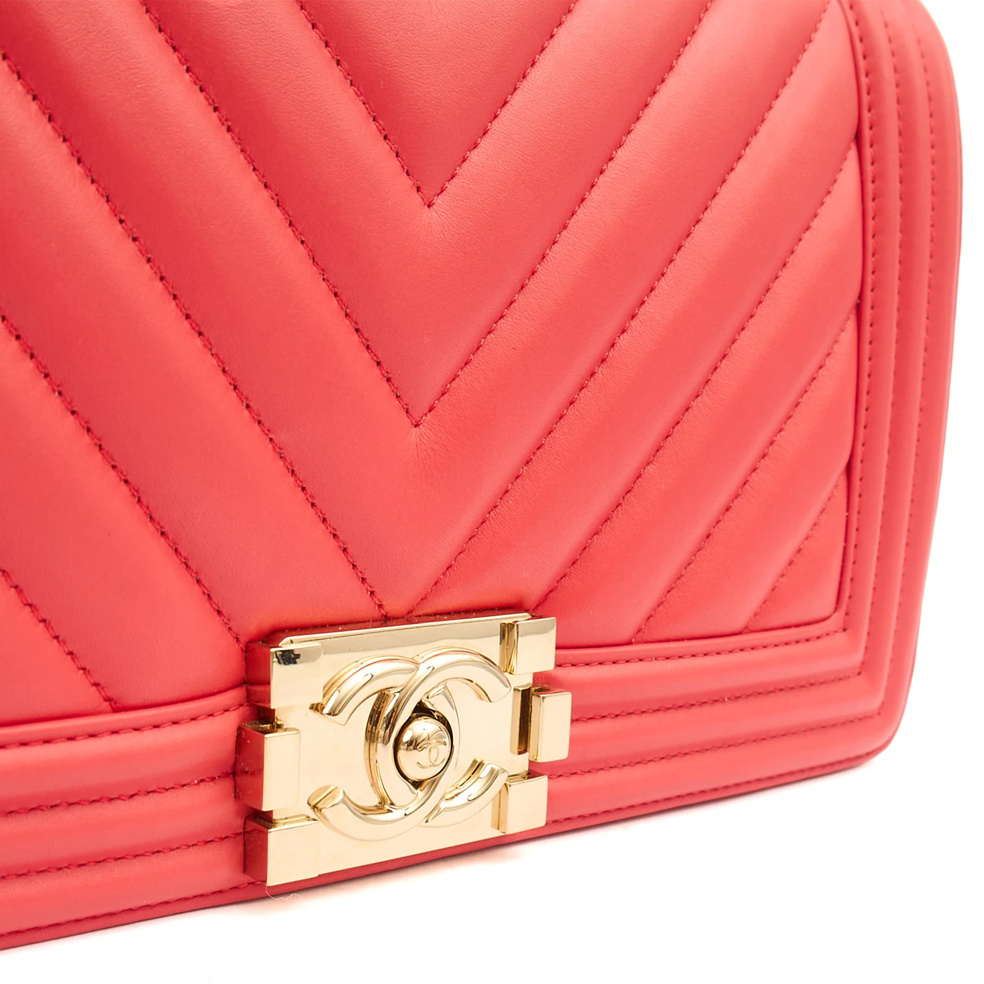 Picture of Chanel Shoulder Bag Boy - Medium in Pink, Calfskin Leather