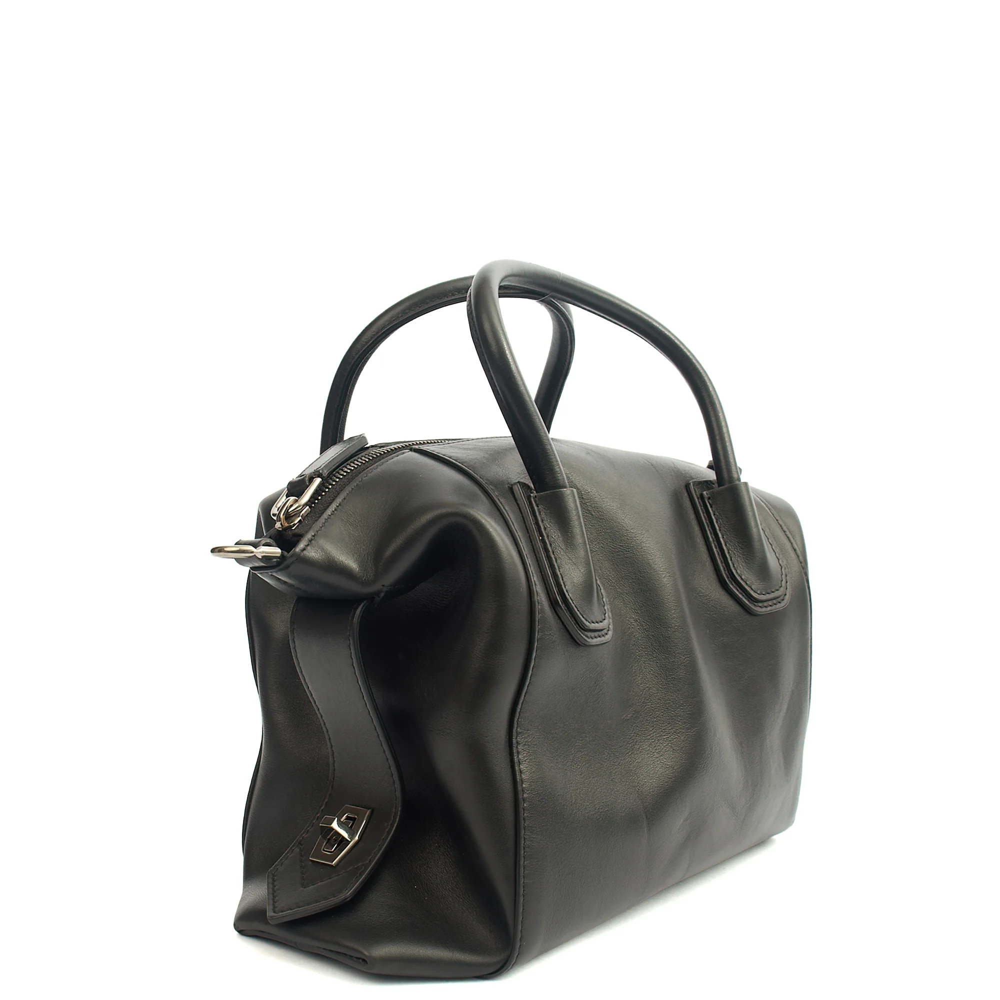 Picture of Givenchy Shoulder Bag Antigona Soft - Medium in Black, Leather
