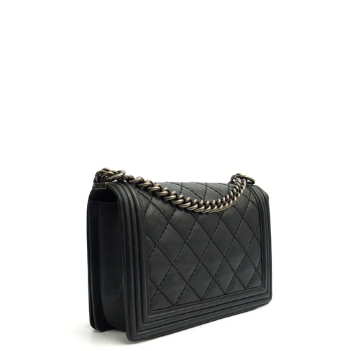 Picture of Chanel Shoulder Bag Boy - New Medium in Black, Calfskin Leather