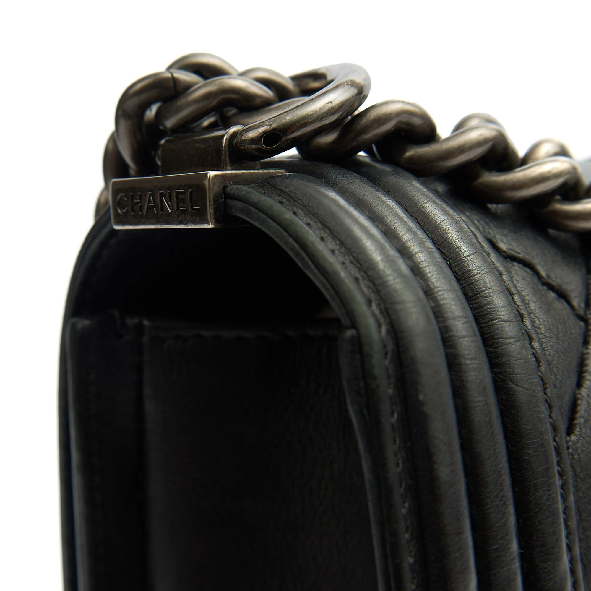 Picture of Chanel Shoulder Bag Boy - New Medium in Black, Calfskin Leather