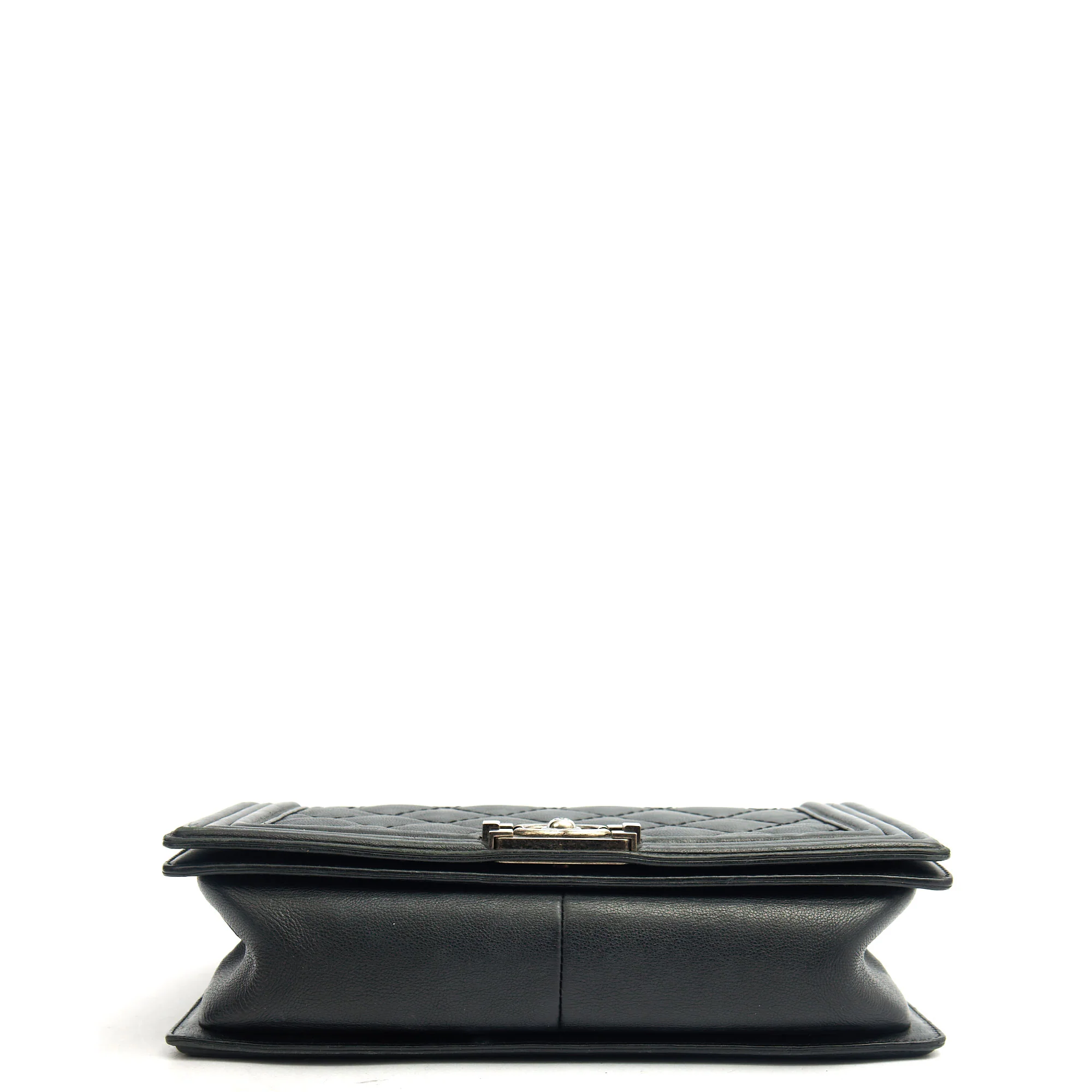 Picture of Chanel Shoulder Bag Boy - New Medium in Black, Calfskin Leather