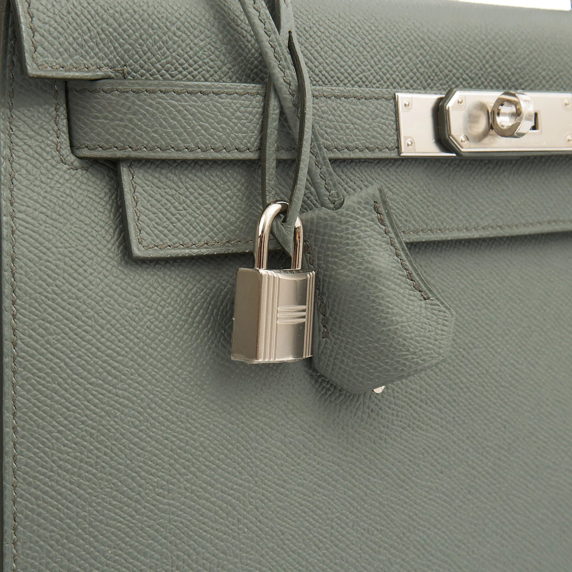 Picture of Hermes Tote Kelly 28 in Verte Amande, Epsom Leather