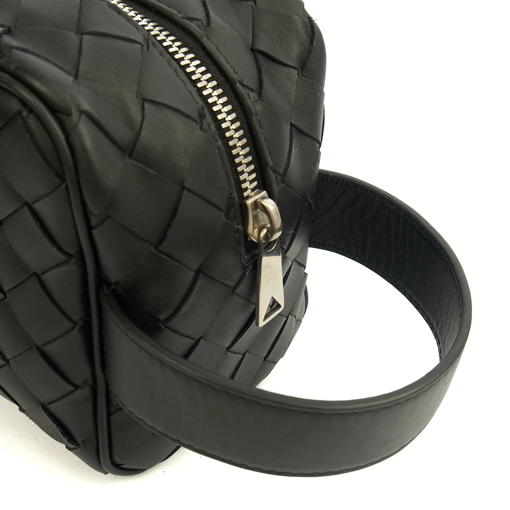 Picture of Bottega Veneta Clutch Intrecciato Zip Pouch in Black, Intrecciato Nappa