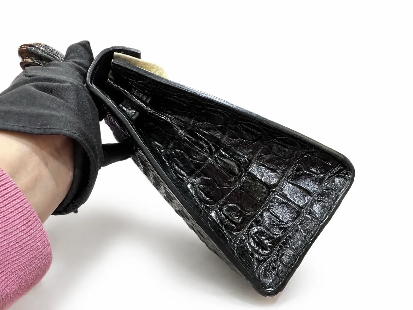 Hermès Kelly 25 genuine alligator leather side view